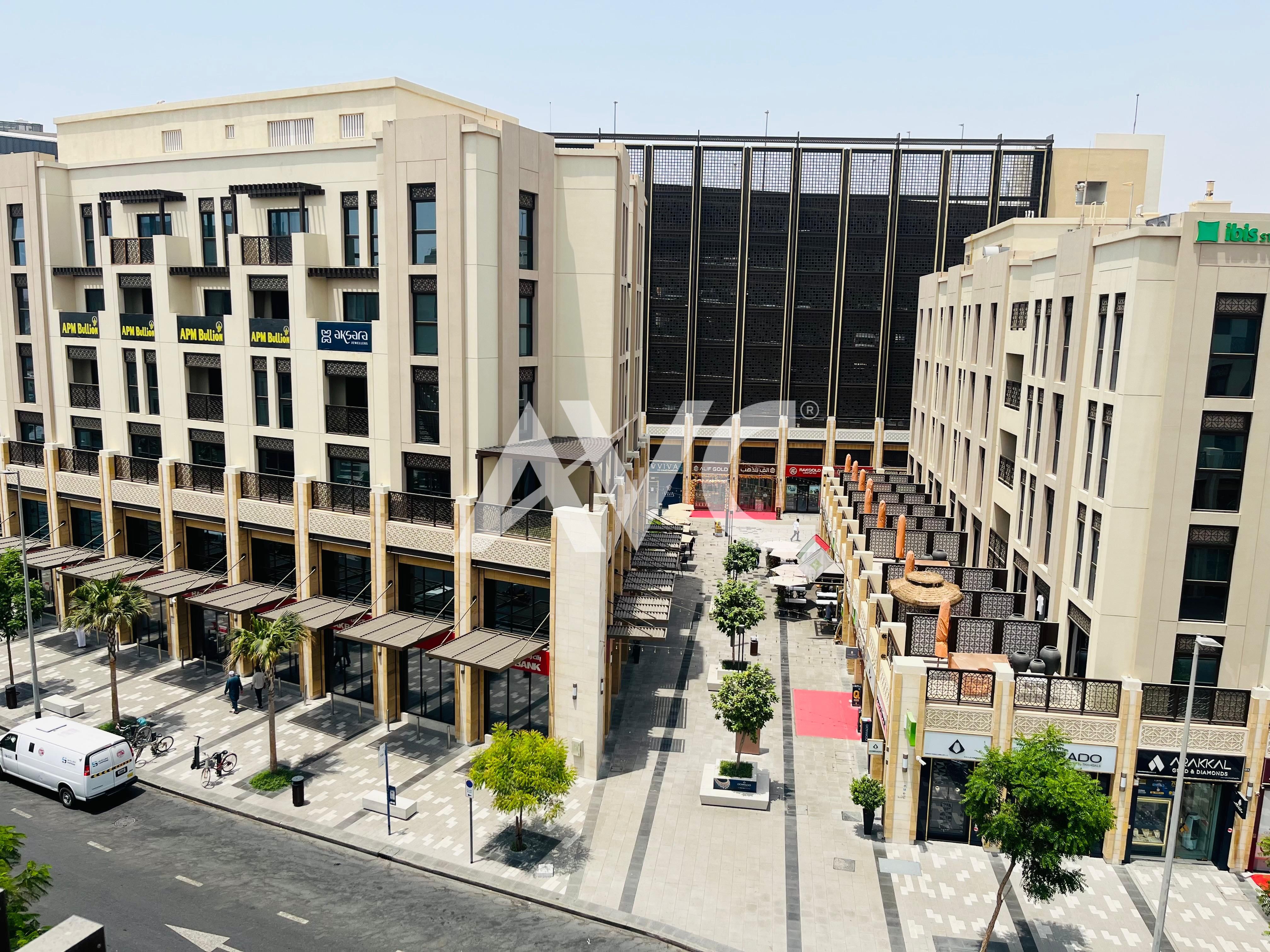 Spacious Office in Gold Souk - Prime Location - Fitted - Ready to Move