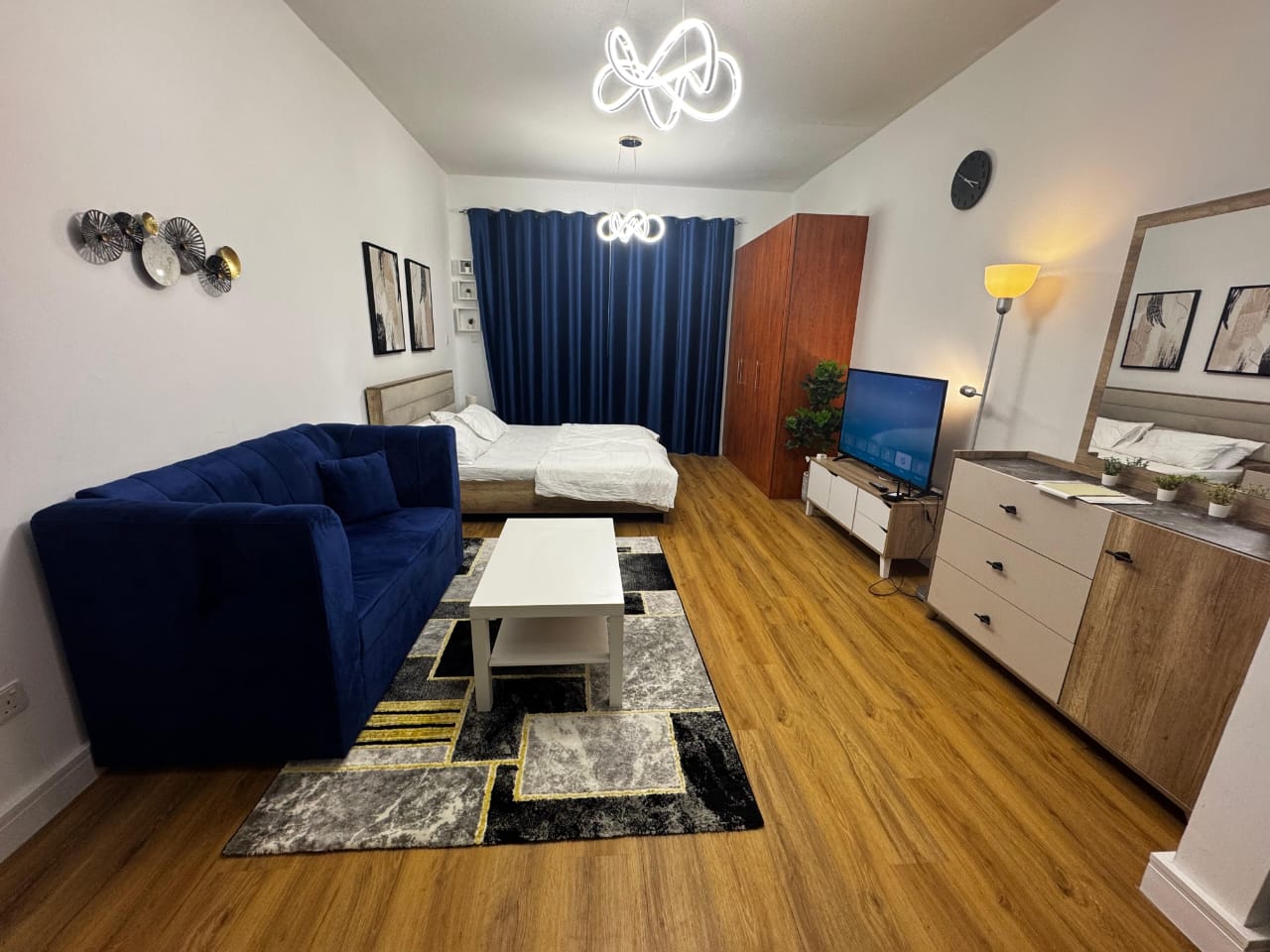 Elegant and Specious Studio || With Pool and Lake View || Near Me'aisem City Centre || Pay Monthly Rent