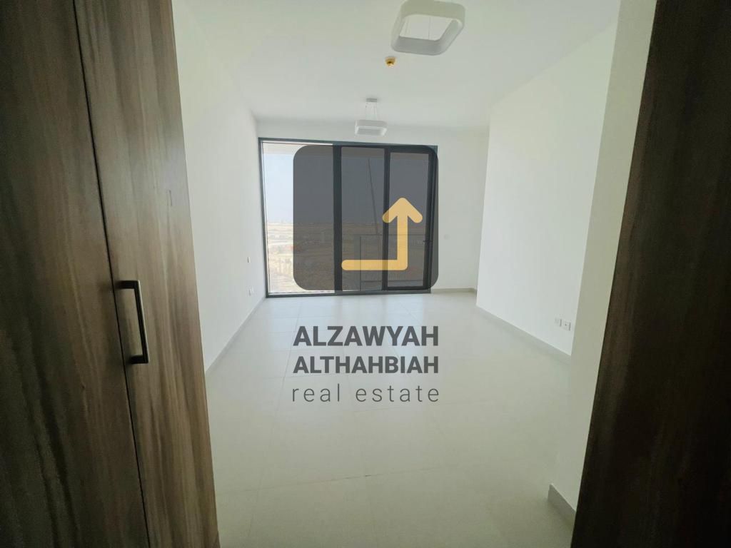 Modern Comfort: Stylish Studio Apartment in Prime Location!"