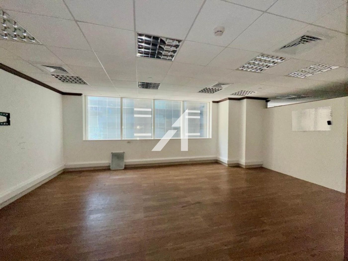 Prime Location|Close to Metro |Fitted|Ready Office