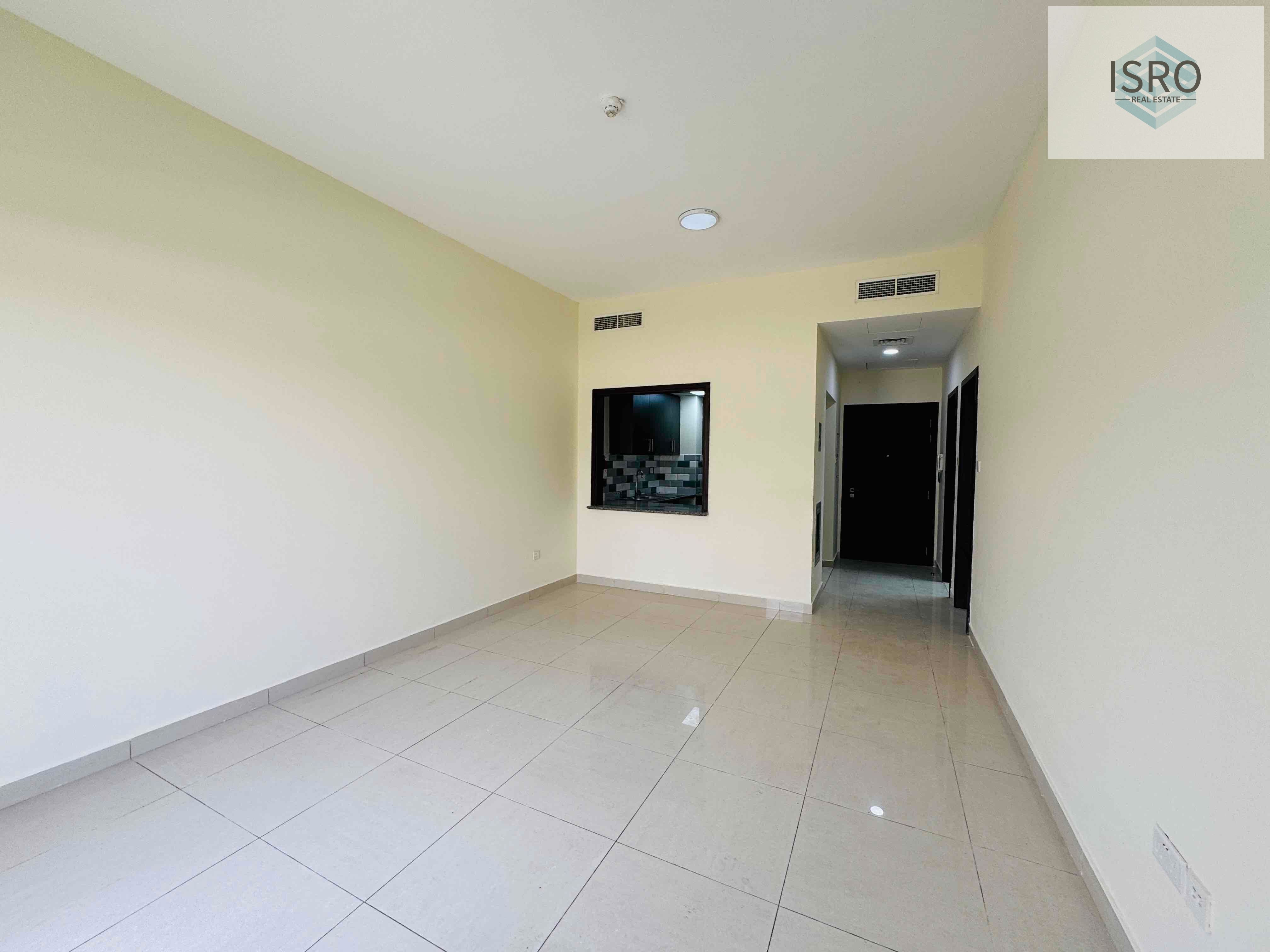 ONE BEDROOM WITH PRIVATE GARDEN READY TO MOVE (one payment)