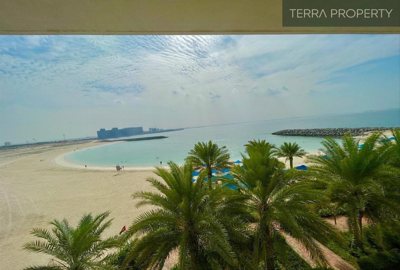 Beach Front! Spacious Home by the Beach!
