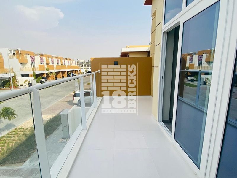 3 Bed +Storage | Vacant| Community View