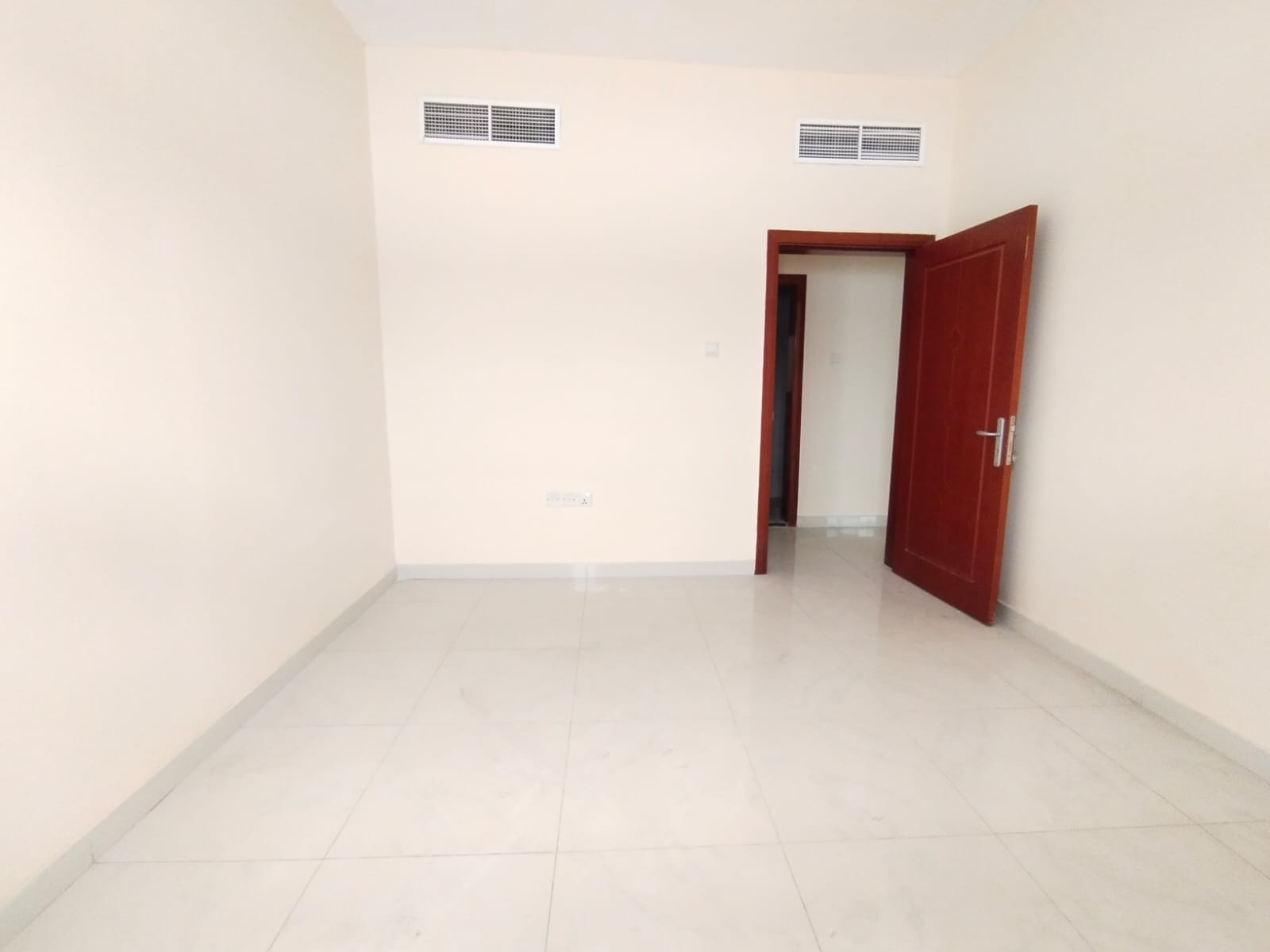 Luxury apartments 1bhk in school AERA Muwaileh