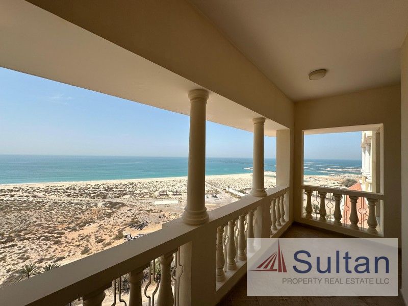 Stunning 1BR High Floor beach/Gym/Pool Access