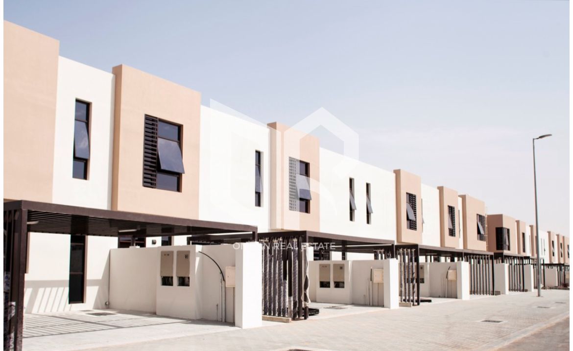 2BR townhouse ready Very distinguished location Special price