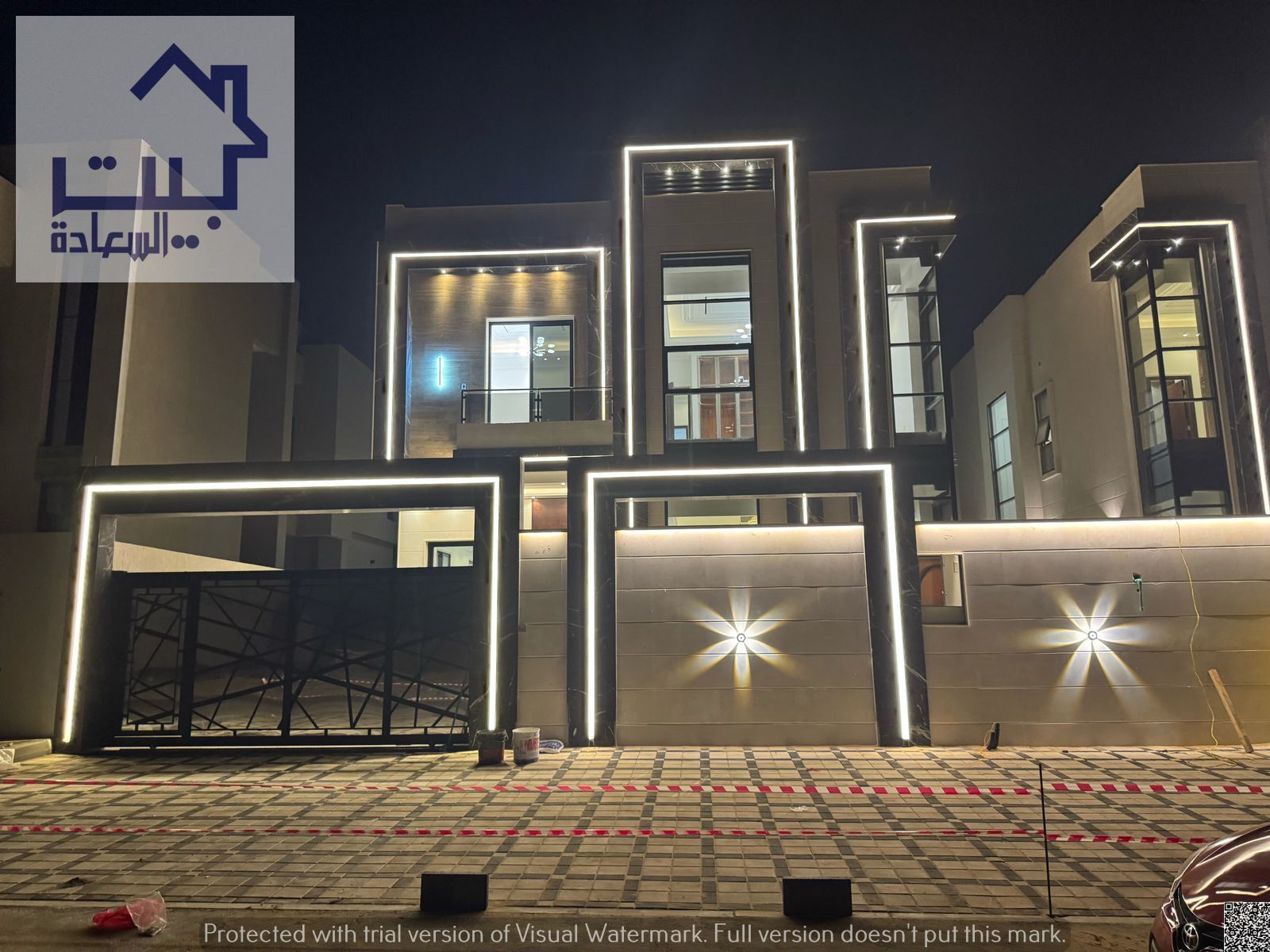 For sale in Al Helio 2 area, consisting of two floors, 5 master bedrooms, a bathroom, a maid's room, a fully equipped main kitchen, and a preparatory