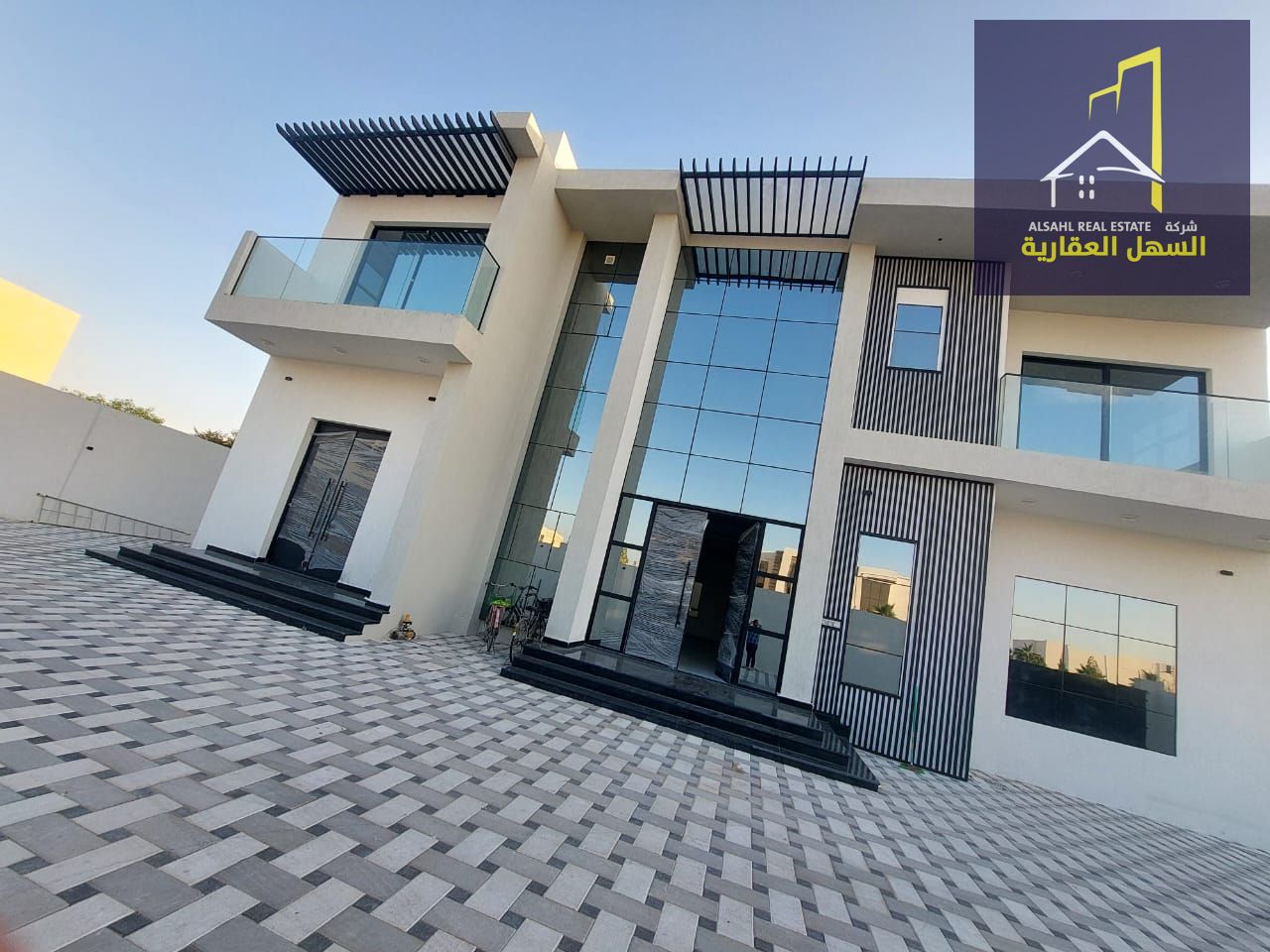 For sale, a villa in Al-Hawshi area, in a very excellent location