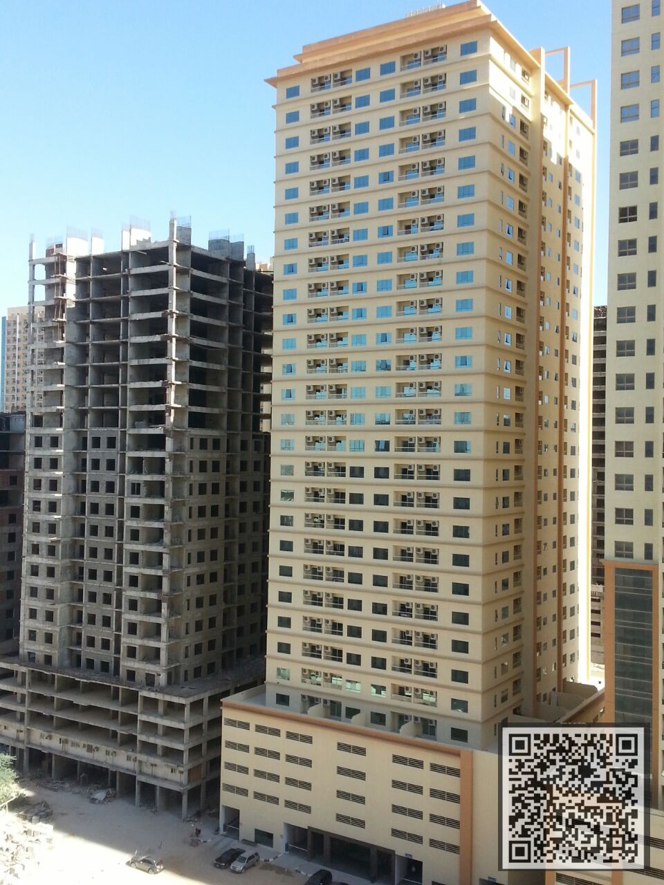 DISTRESS DEAL. . . VACANTE TWO BEDROOM HALL WITH PARKING IN LAKE TOWER C4 AJMAN