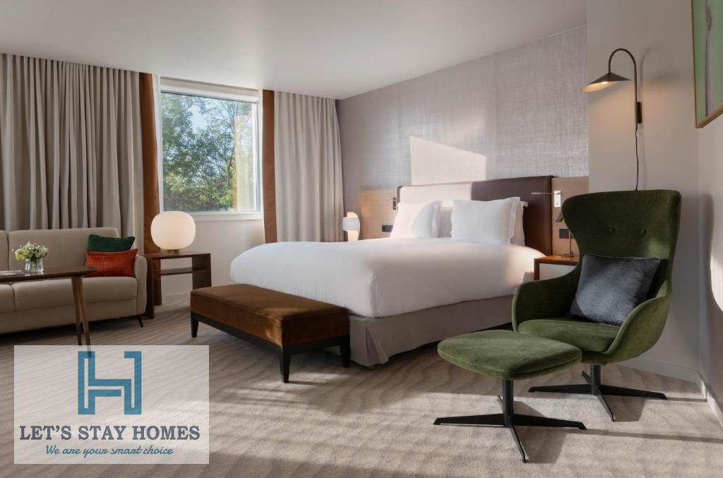 Hotel Room | Affordable Luxe | Without Kitchen | Metro Access | Gym, Pool, & Parking Free | Secure 24/7