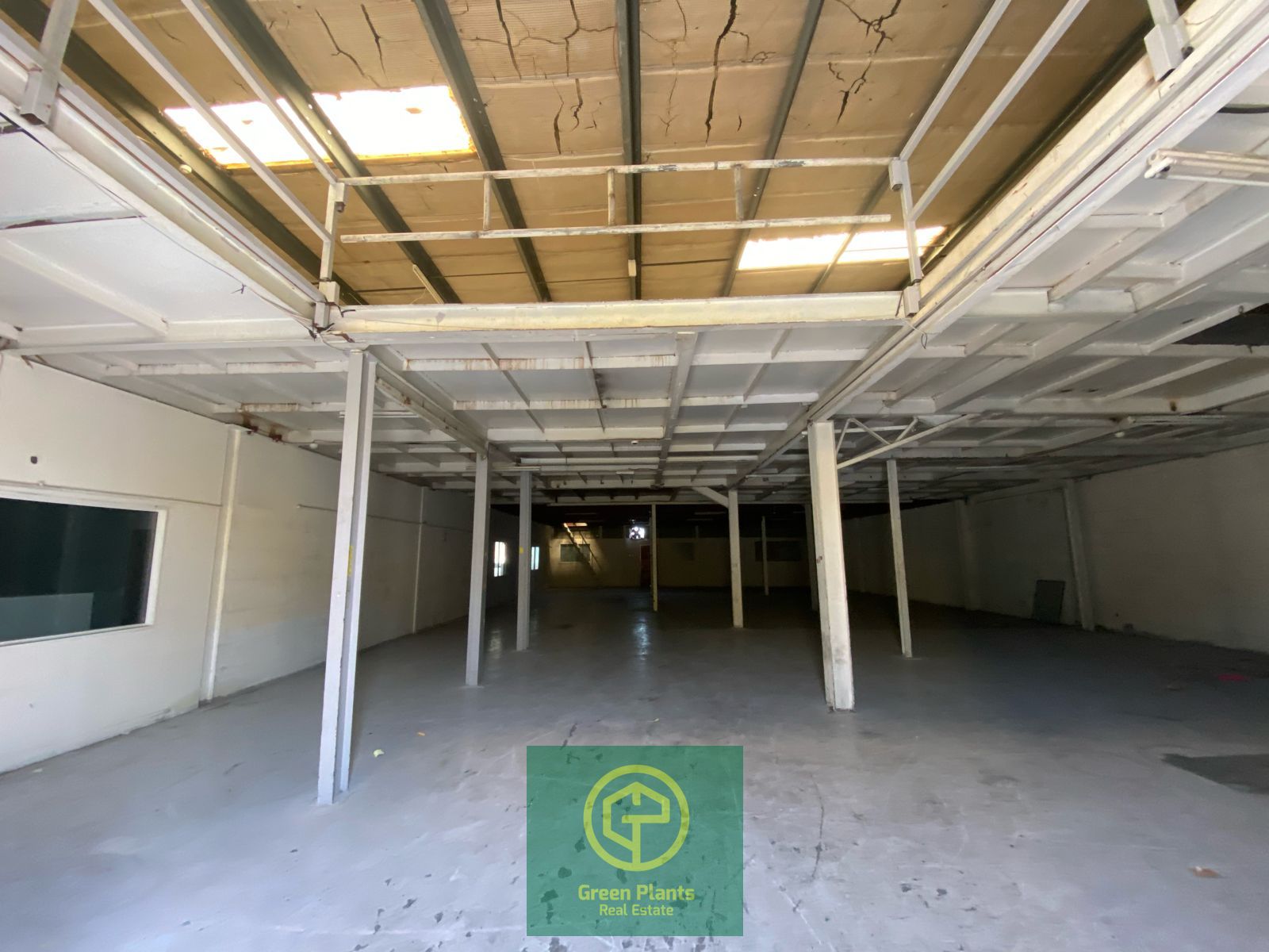 Sharjah 6,000 sq. Ft warehouse with built-in mezzanine floor