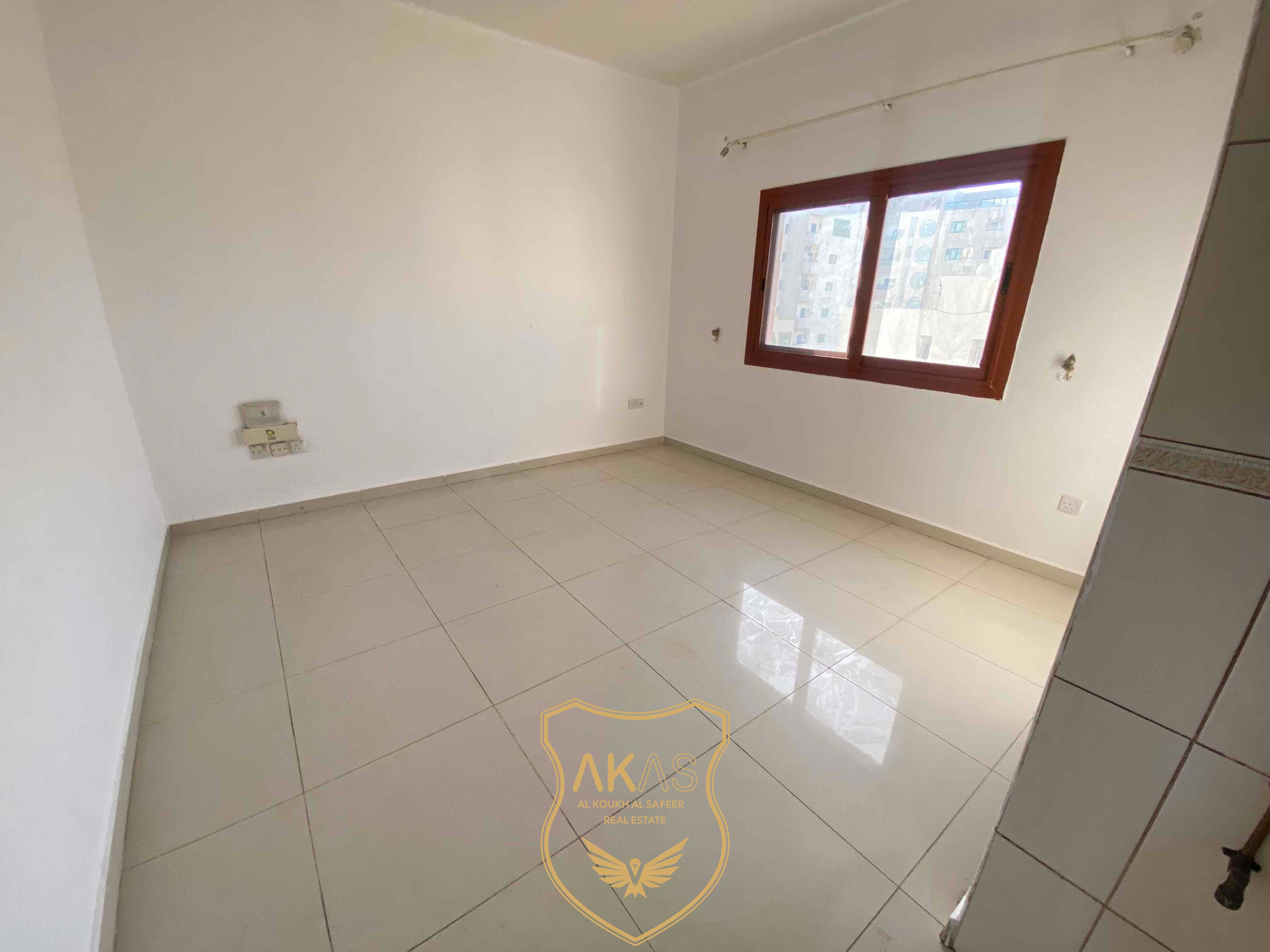 Spacious Studio Apartment Central Ac Near to Cornish Near to Family Park