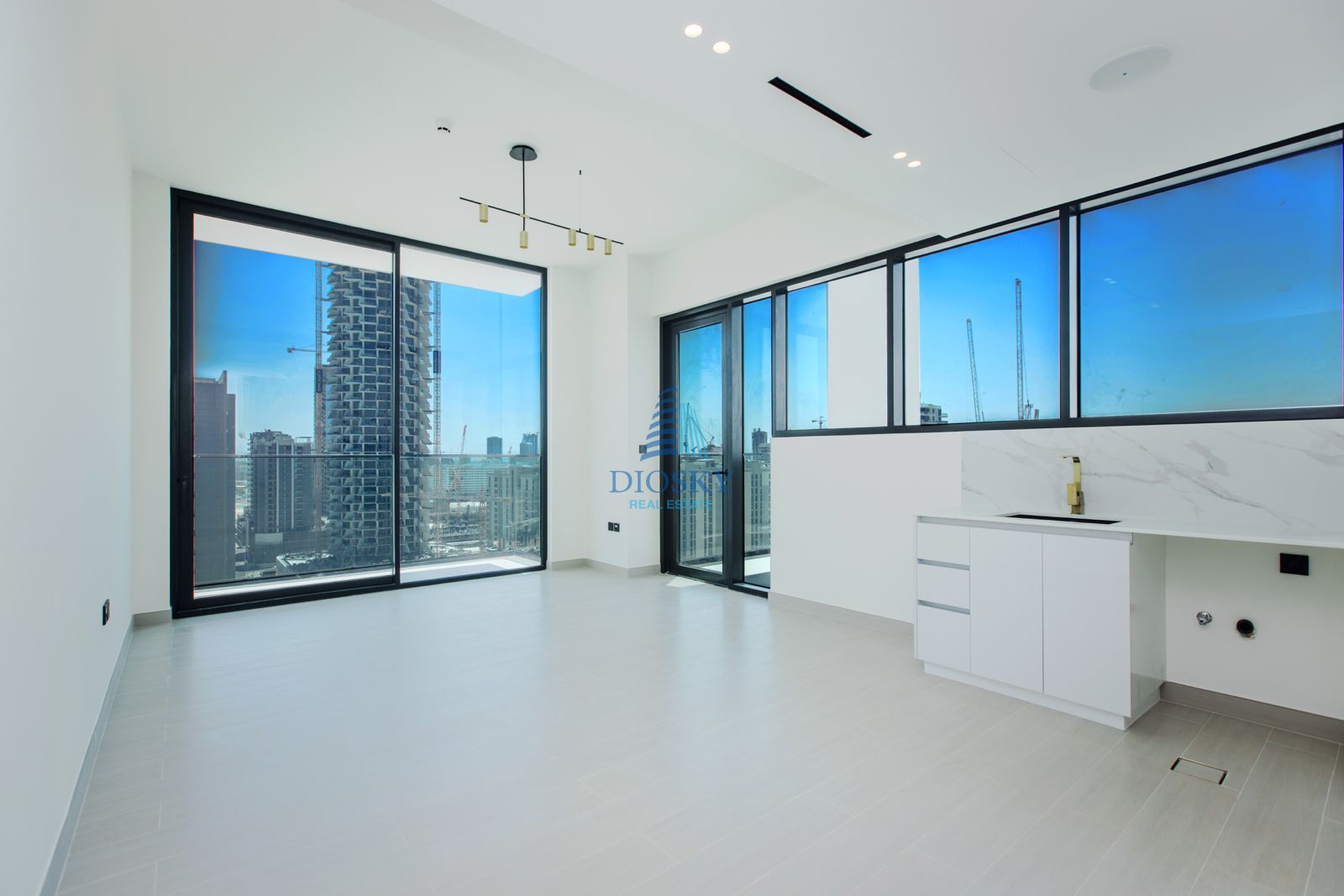 Well Maintained | Prime Location | Luxurious