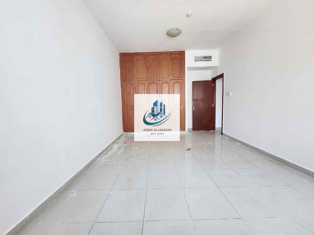 . “Spacious 2BHK for Families – Maid Room, Balcony, Free Parking & Open View | Prime Location Near Sehra!”Call Bilal