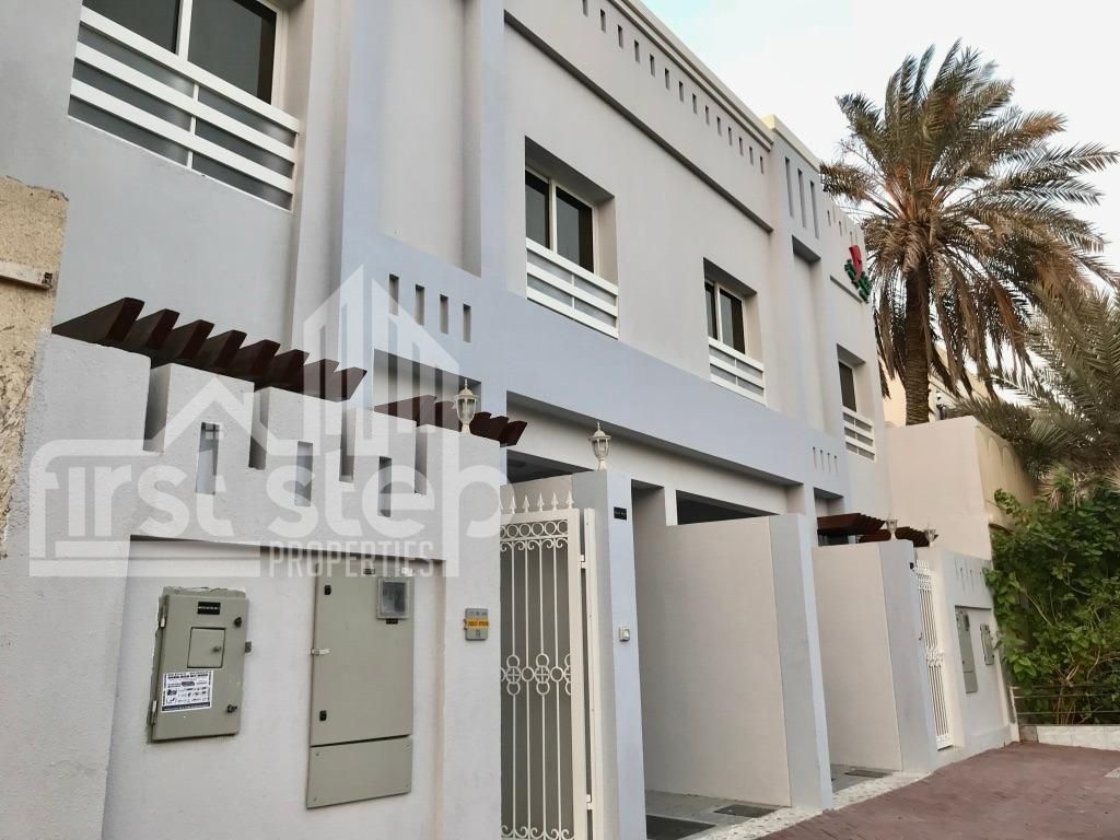 Spacious G+1+R Townhouse Villa | 7 Bedrooms All Ensuite