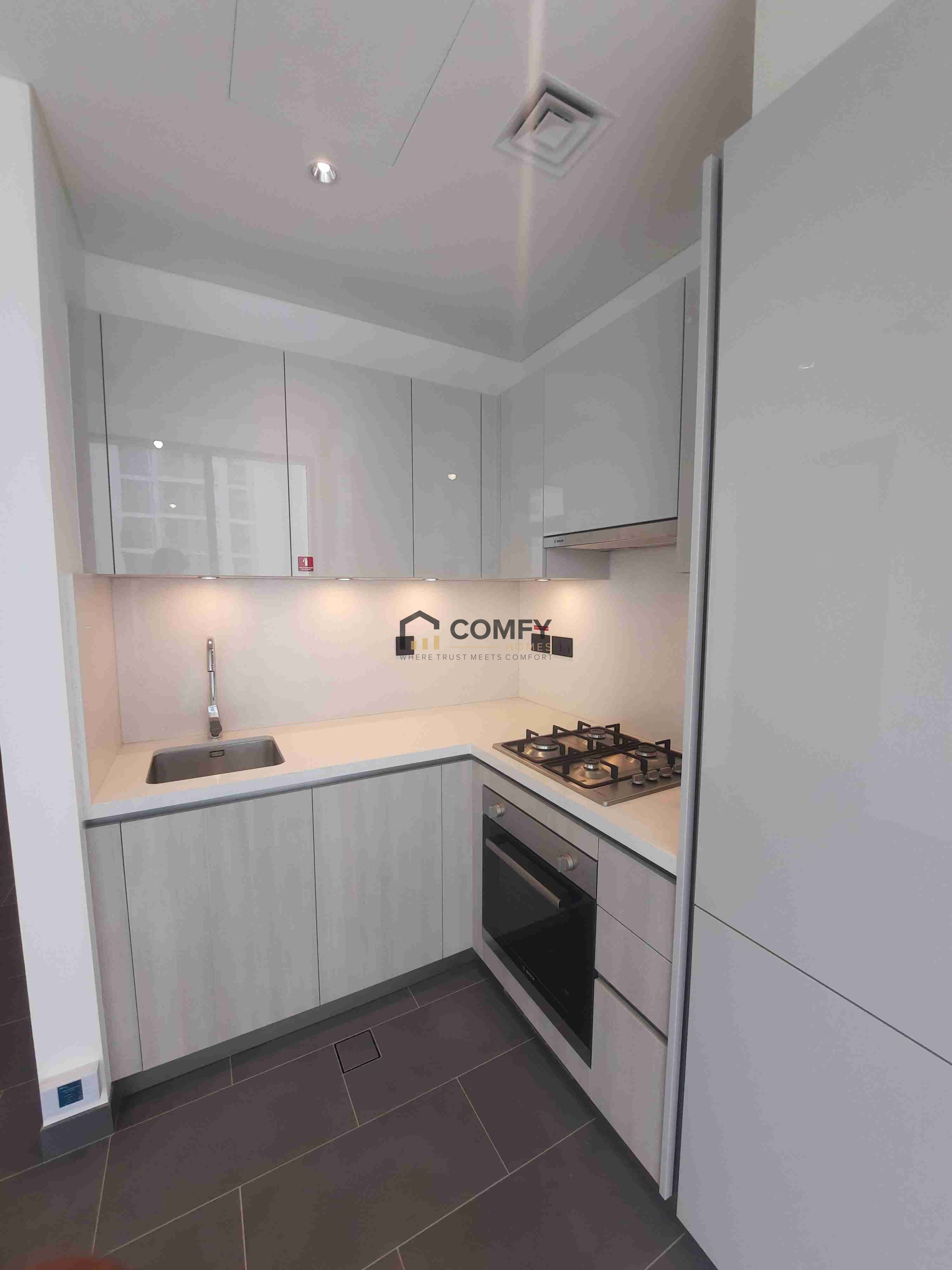 Spacious High floor New 1 bed