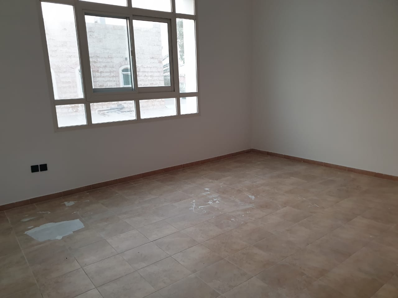 WELL MAINTAINED INDEPENDENT VILLA WITH BEAUTIFUL LARGE PRIVATE GARDEN IN AL SAFA 2