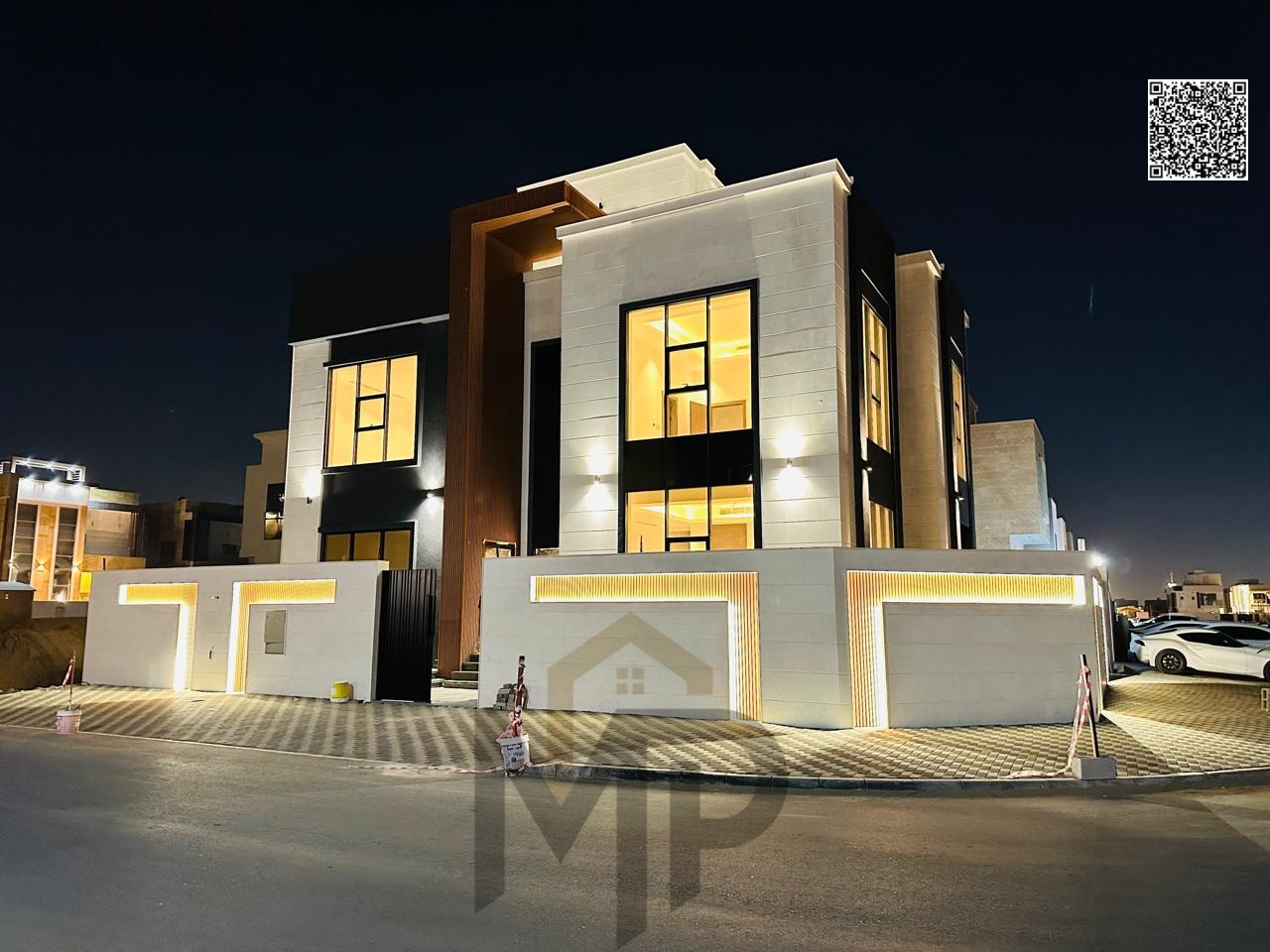A villa at a price including registration and ownership fees on the main street, ready for occupancy in the most prestigious areas of Ajman, freehold