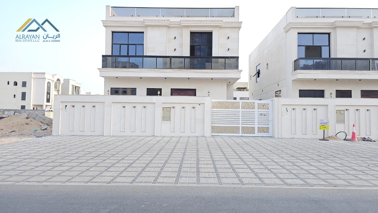 Including registration, ownership, electricity and water fees. Freehold for all nationalities.
