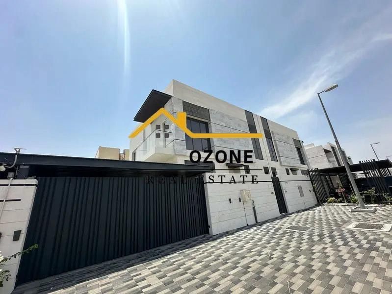 Luxury villa for sale very good price just only 2.7 million