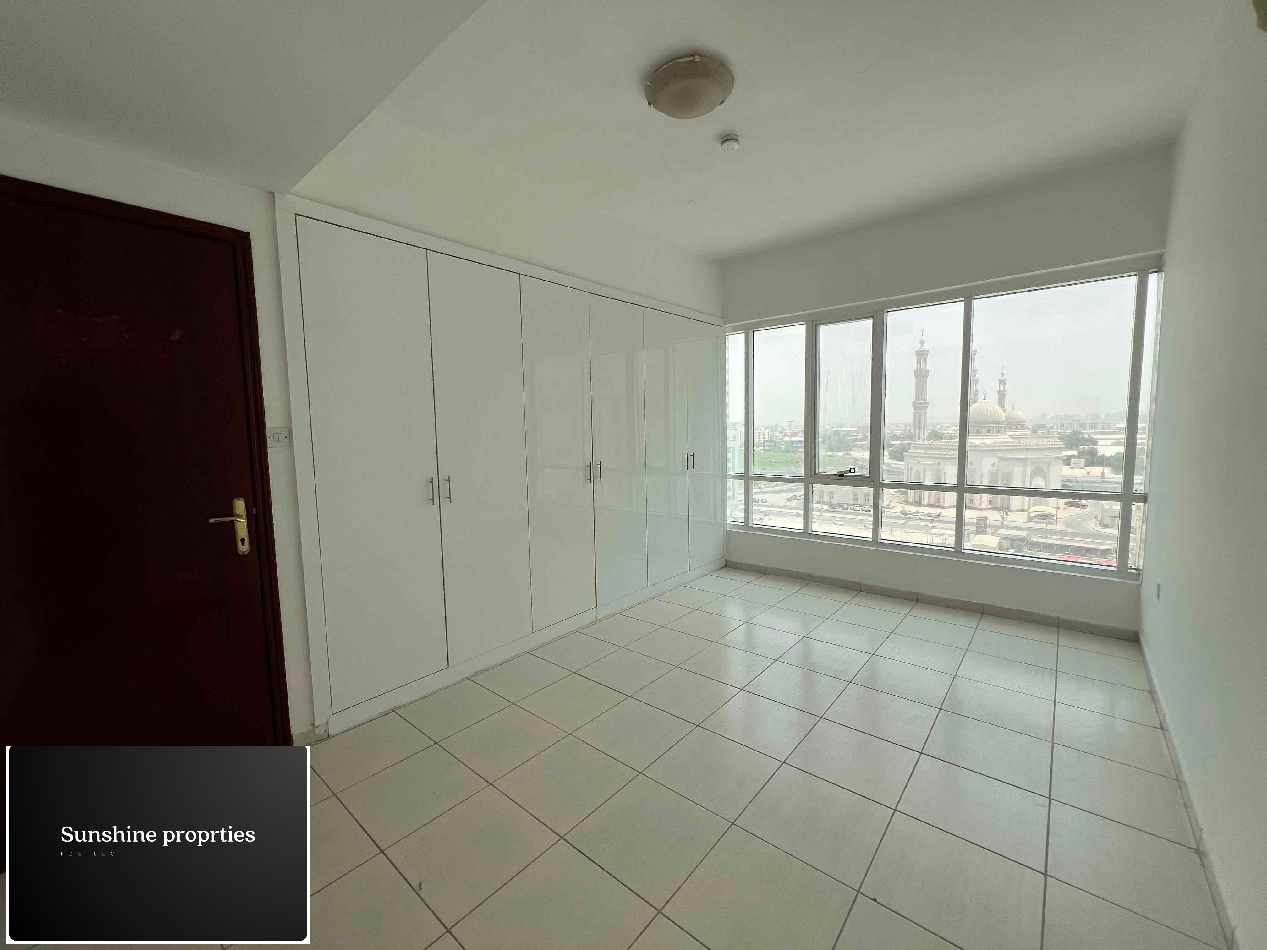 Lavish 2bedroom with gym and pool open view