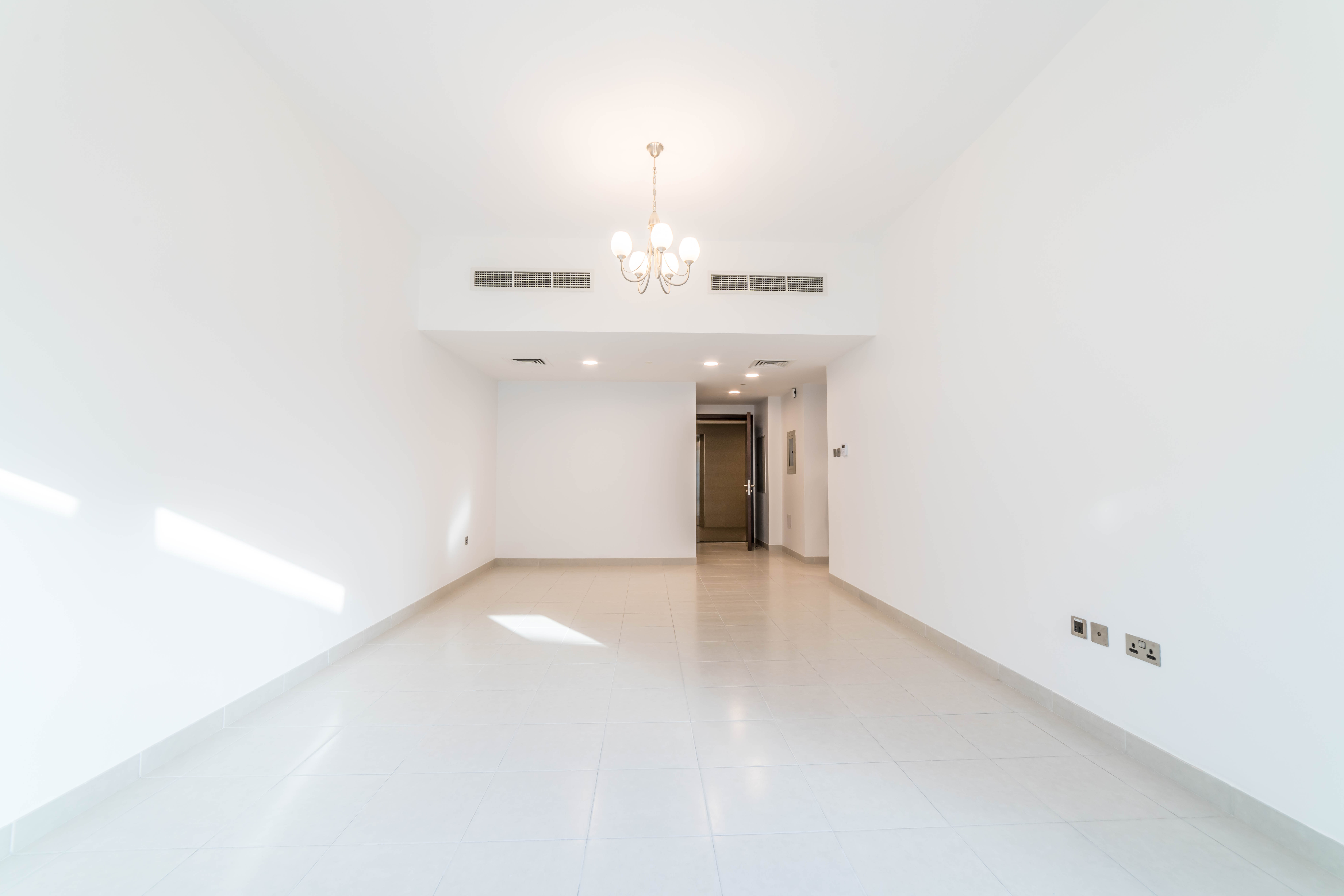 SPACIOUS APARTMENTS WITH NO COMMISSION