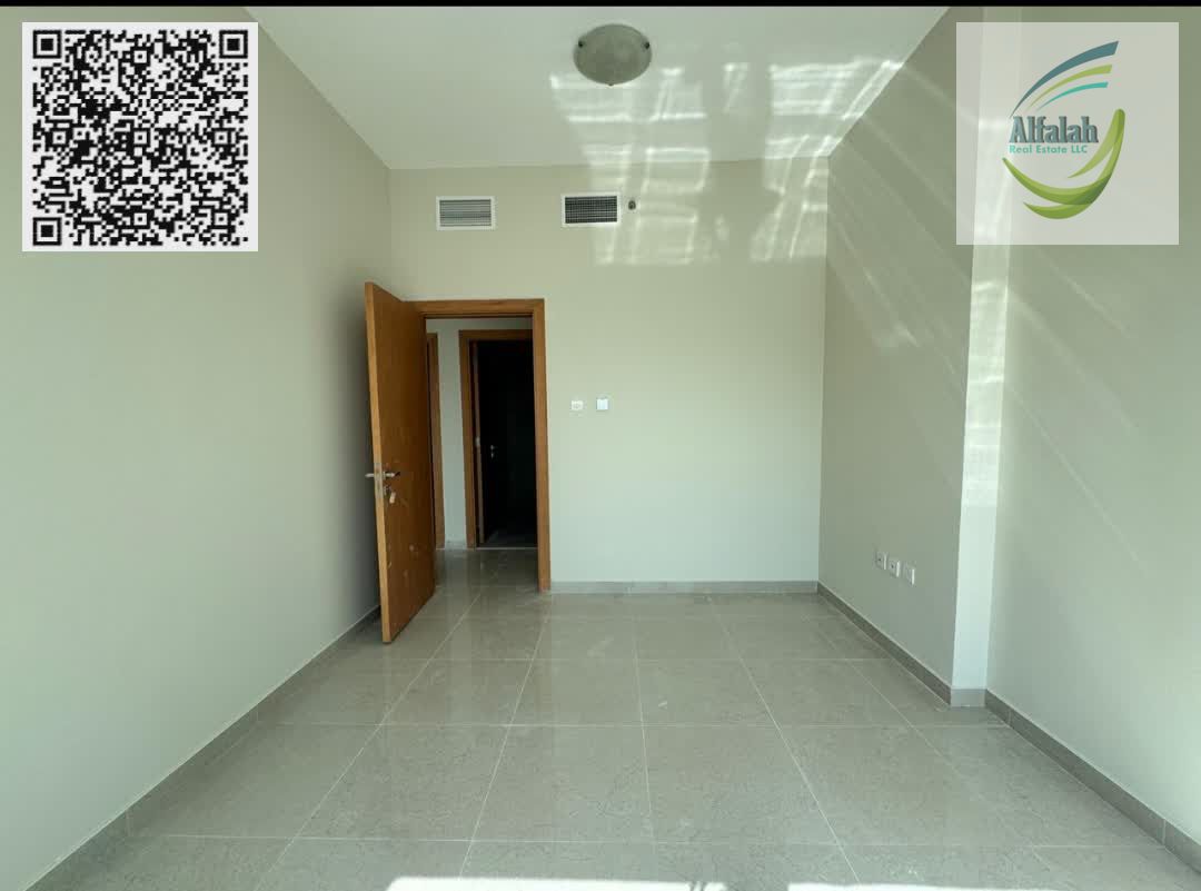 Extraordinary 2BHK | Gulf Tower | Balcony | Chiller Free | Ready to Move | Stunning Views