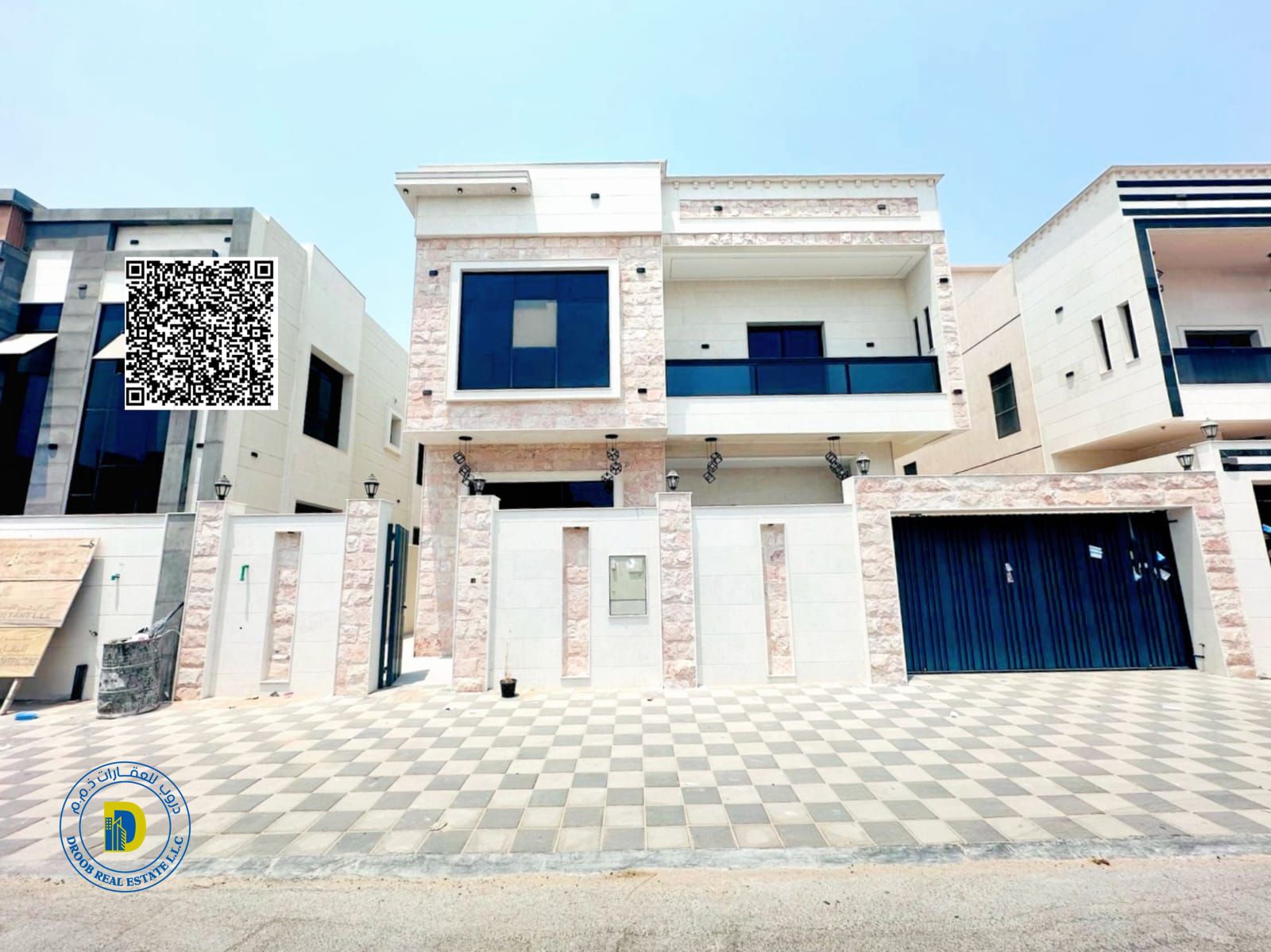 For sale, a modern villa with 5 rooms and a roof, super deluxe personal finishing, in the Al Yasmeen area, Ajman, freehold , bank financing
