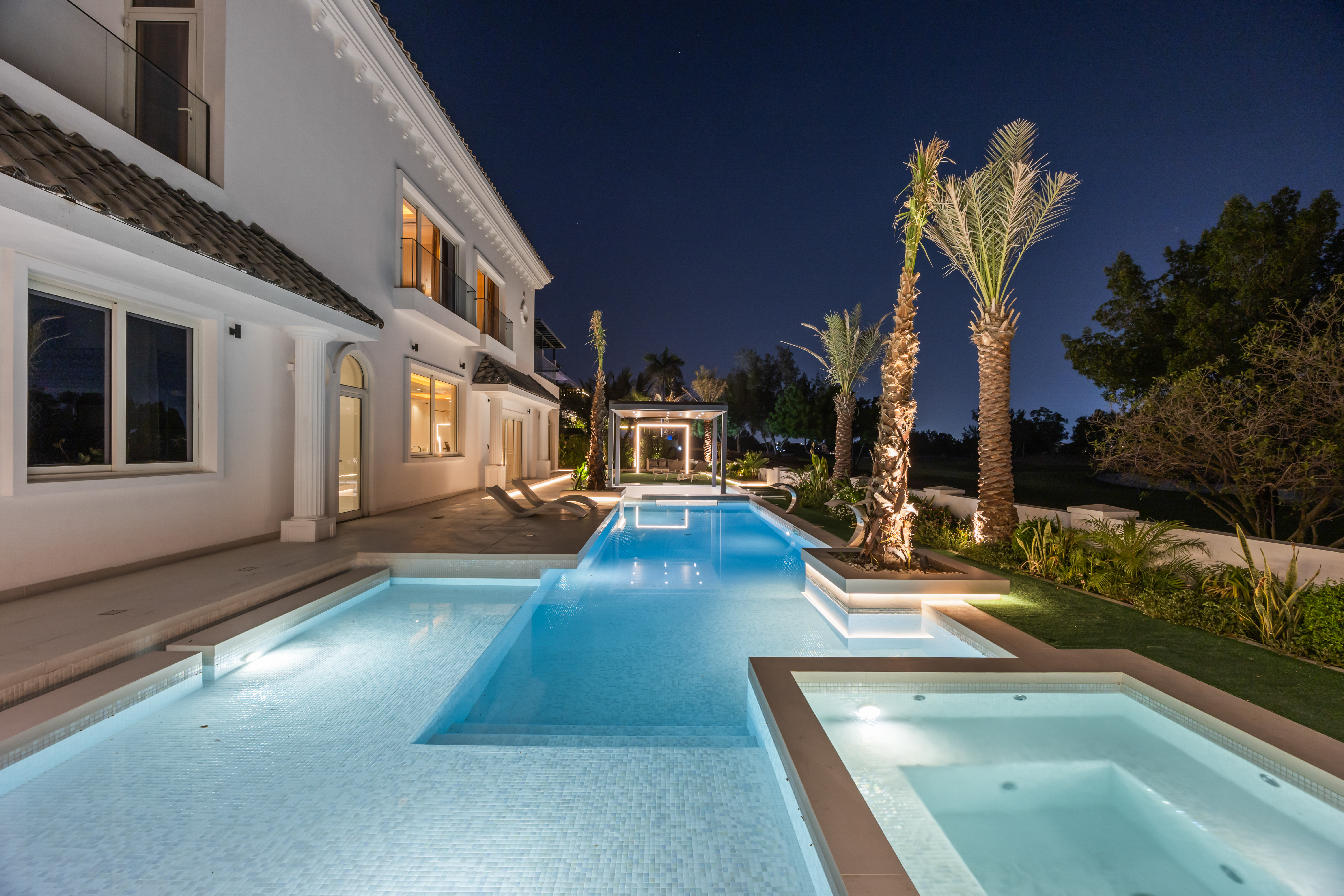 ULTRA LUXURY MANSION | UPGRADED | PRIVATE POOL