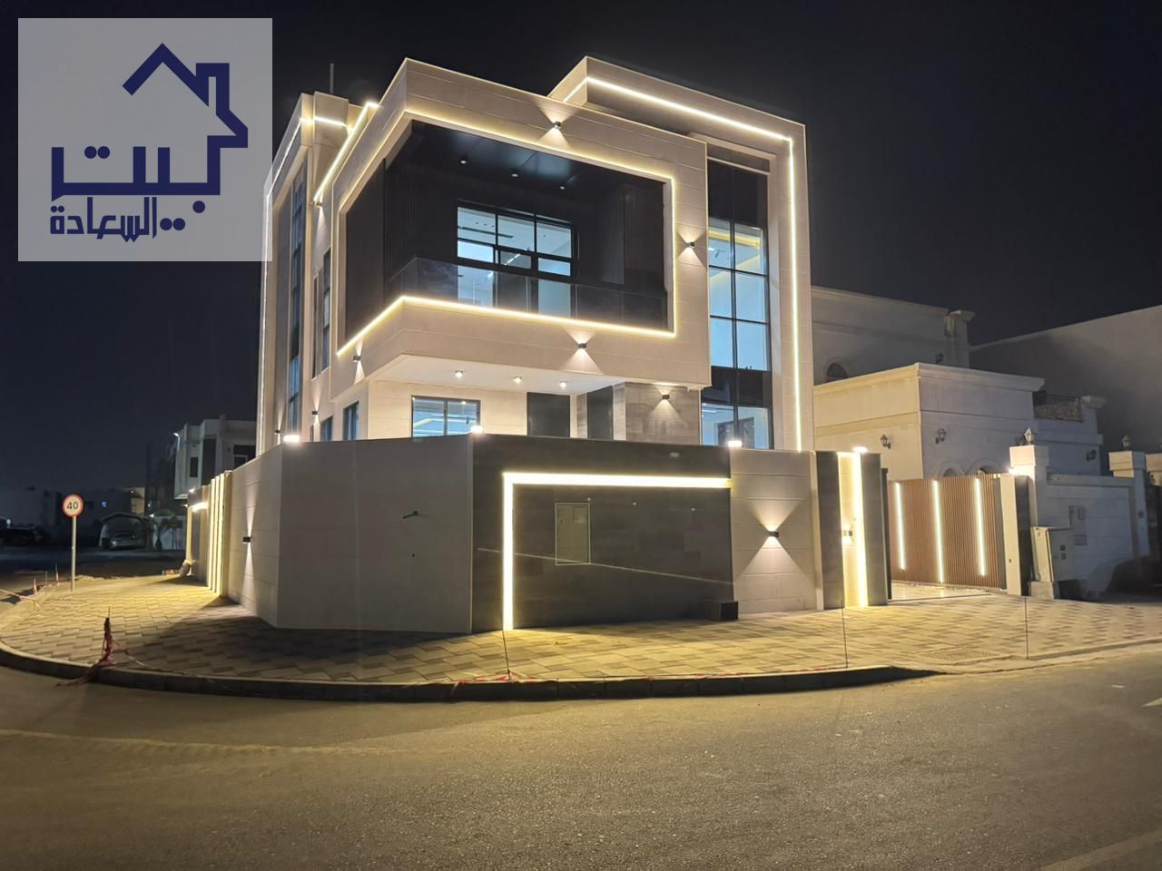 Villa for sale with a swimming pool on the main street, ready to move in, in the most upscale areas of Ajman. Freehold for all nationalities with no d