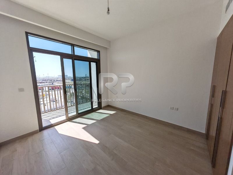 Luxury Living | Perfectly Positioned | Semi- Furnished
