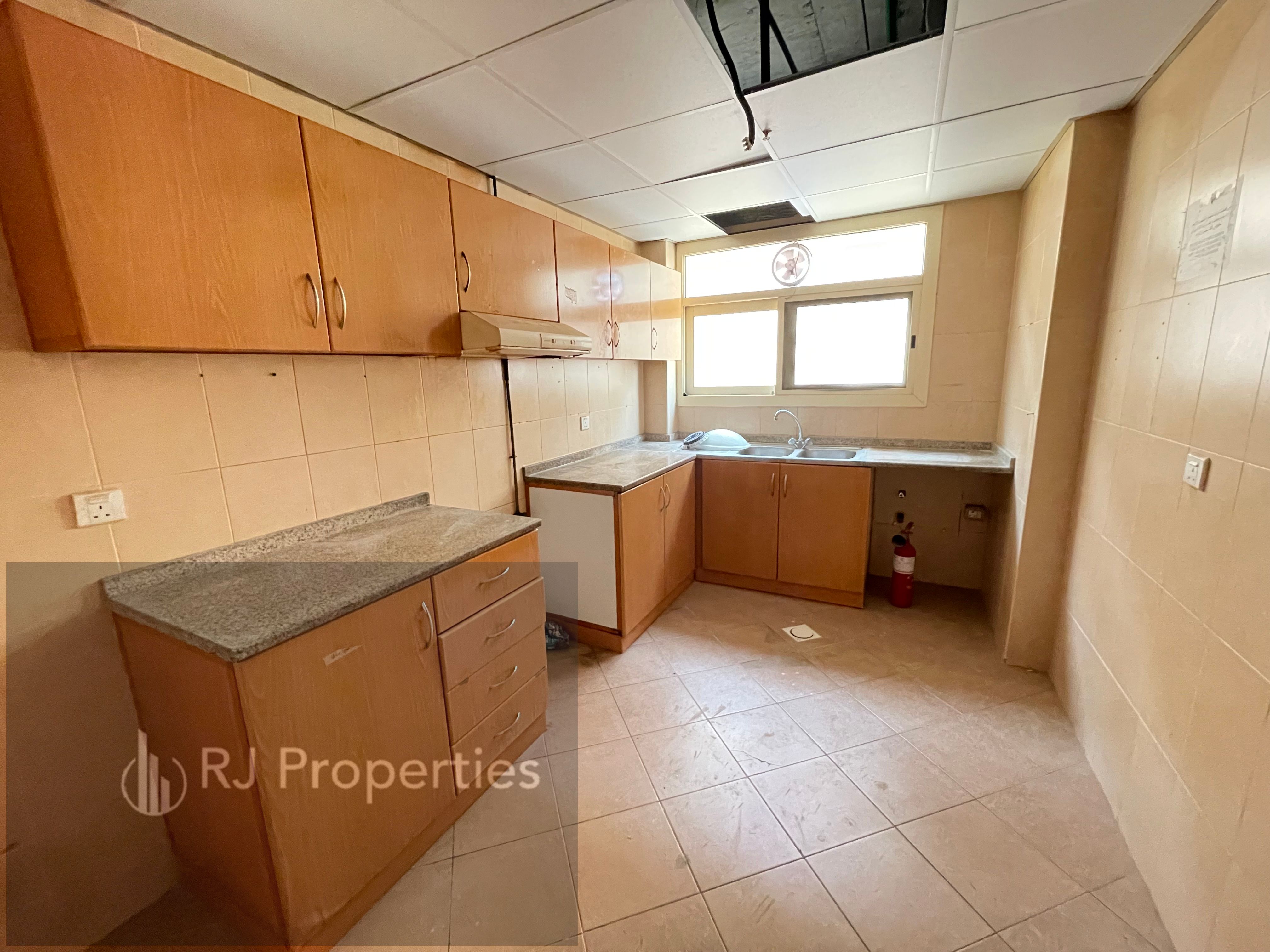 2 bhk apartment - family building - easy access for Dubai