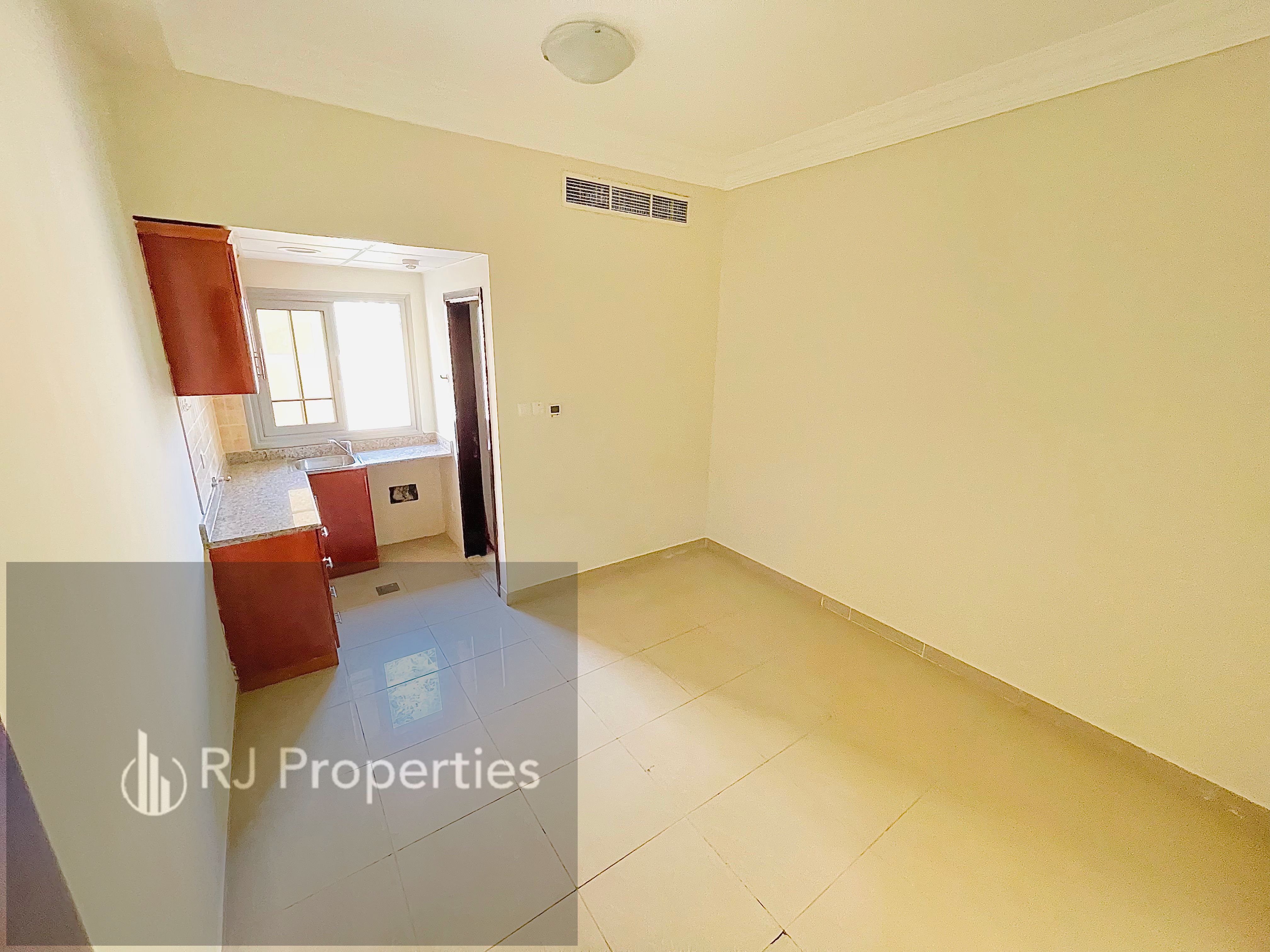 Spacious studio apartment for families only - Nearby School area - easy exit for dubai