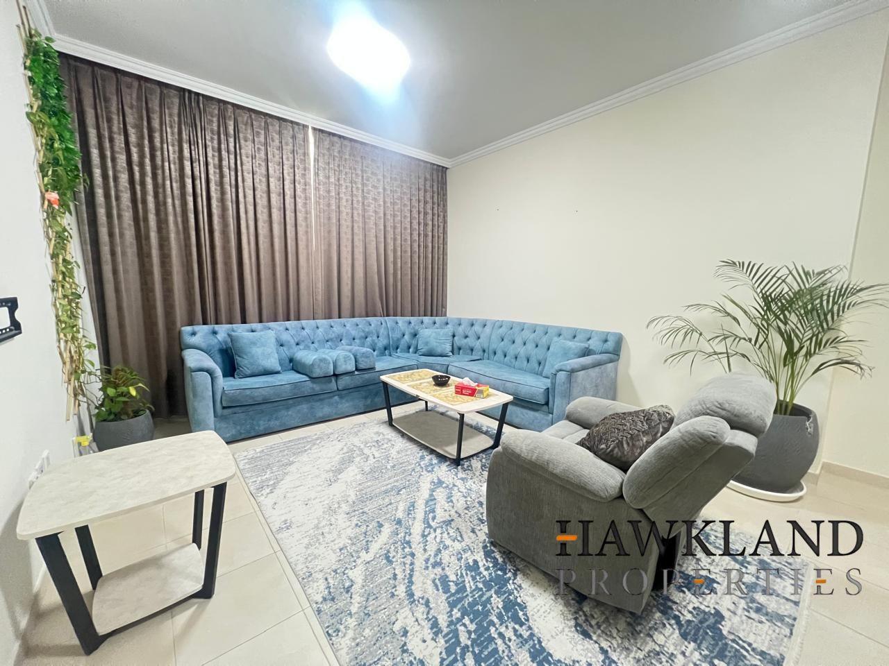 Downtown Large Furnished 1 B/R Apt Burj Al Nojoom