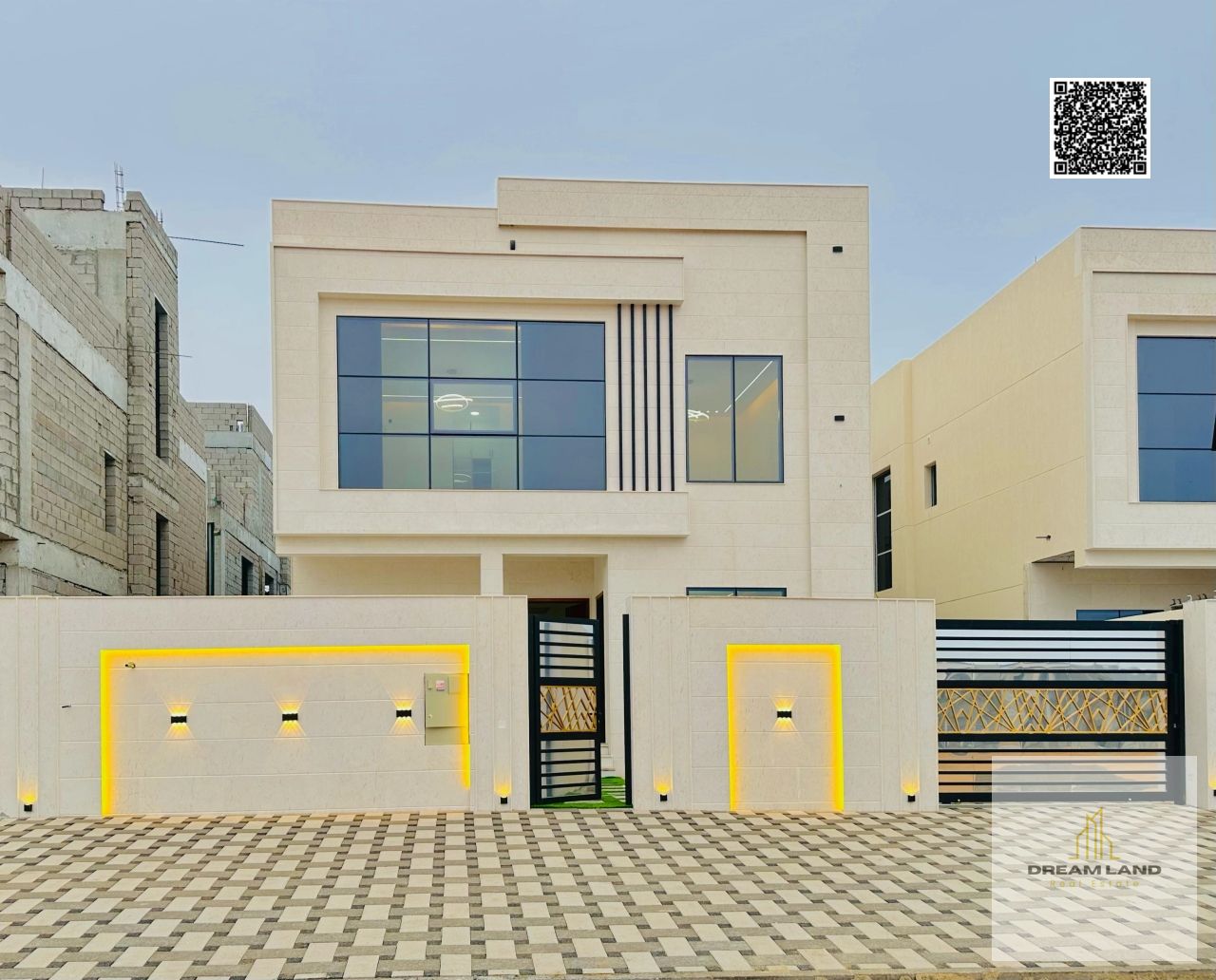 For sale, a villa, including registration and ownership fees, directly opposite the mosque, two floors, stone facade, with the possibility of easy ban