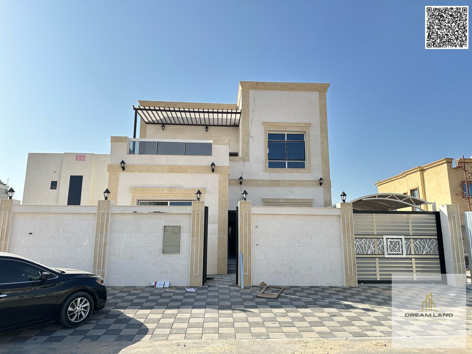 Including electricity, water, air conditioning, and ownership of two floors, stone-faced, with the possibility of easy bank financing