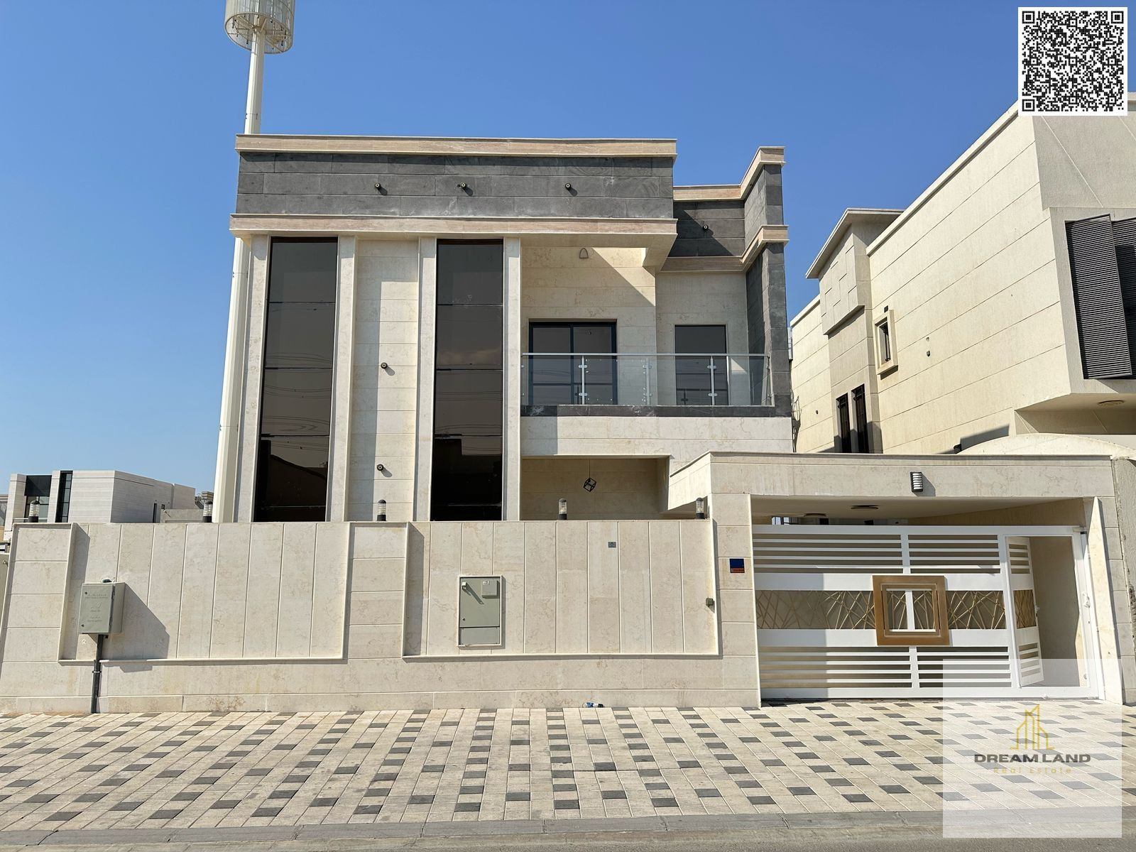 Including registration and ownership fees, two floors, stone facade, central air conditioning, with the possibility of easy bank financing