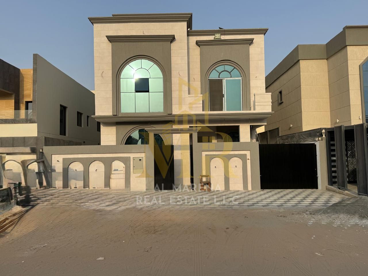 For Sale – Luxury Villa in Al Hiliw 2 – Ajman | Two Floors + Rooftop | 7 Master Bedrooms | Separate Majlis & Two Spacious Living Rooms | Maid’s Roo
