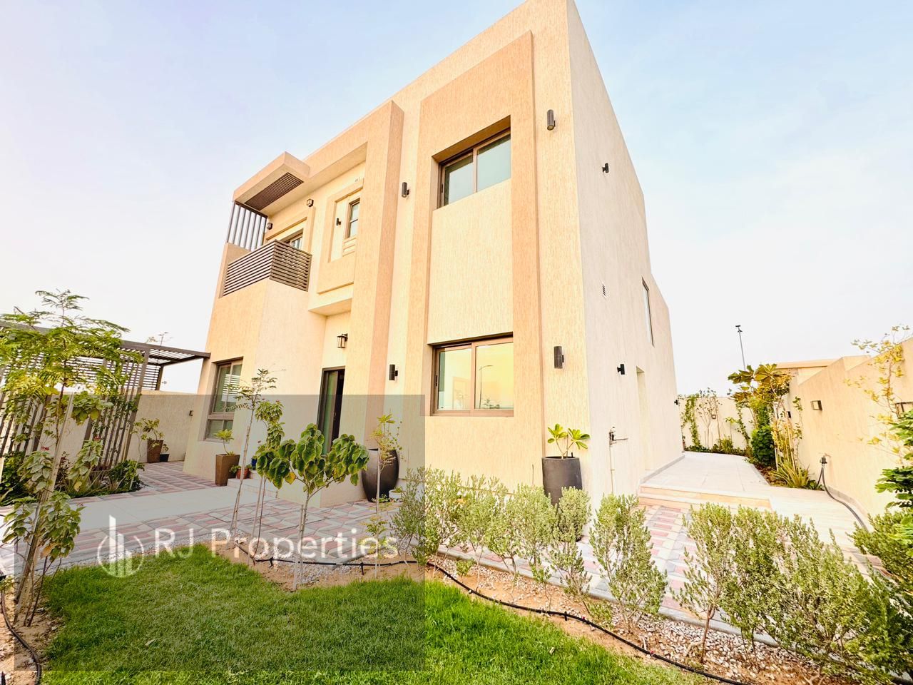 LUXURY stand alone 4bhk villa with garden just 155k