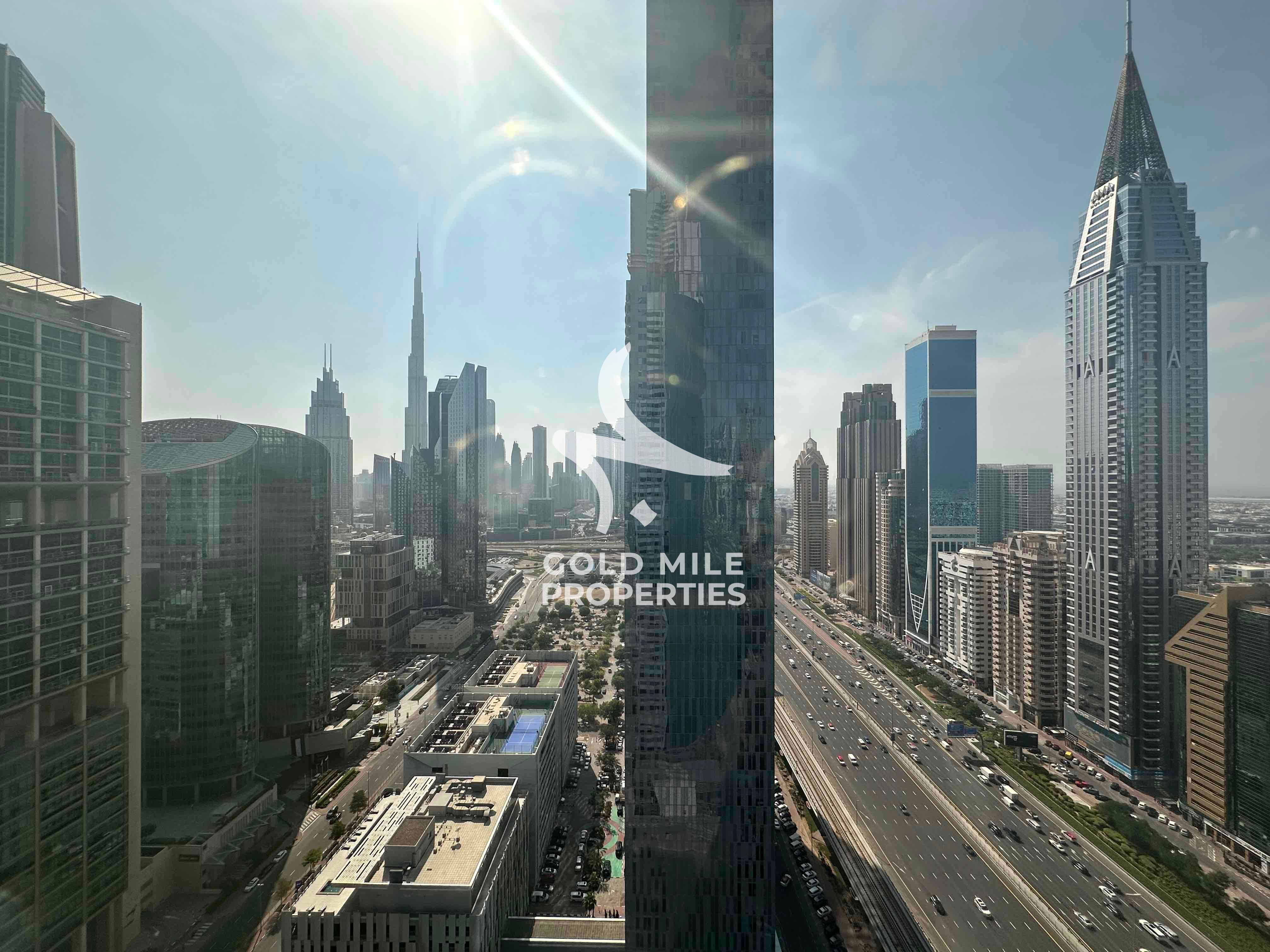 Sheikh Zayed Road view, Spacious n luxurious 2 bedroom apartment