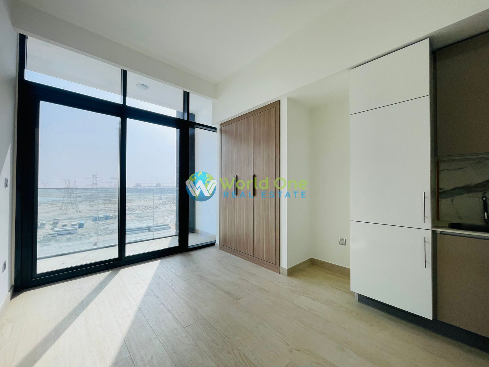 Elegant Studio | Amazing Views | Fitted Kitchen