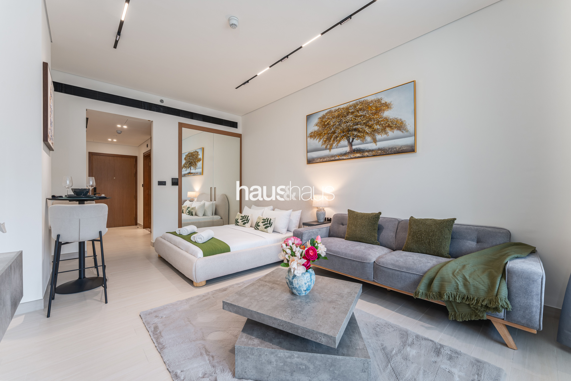 Urban Escape | Private Jacuzzi | Multiple Units