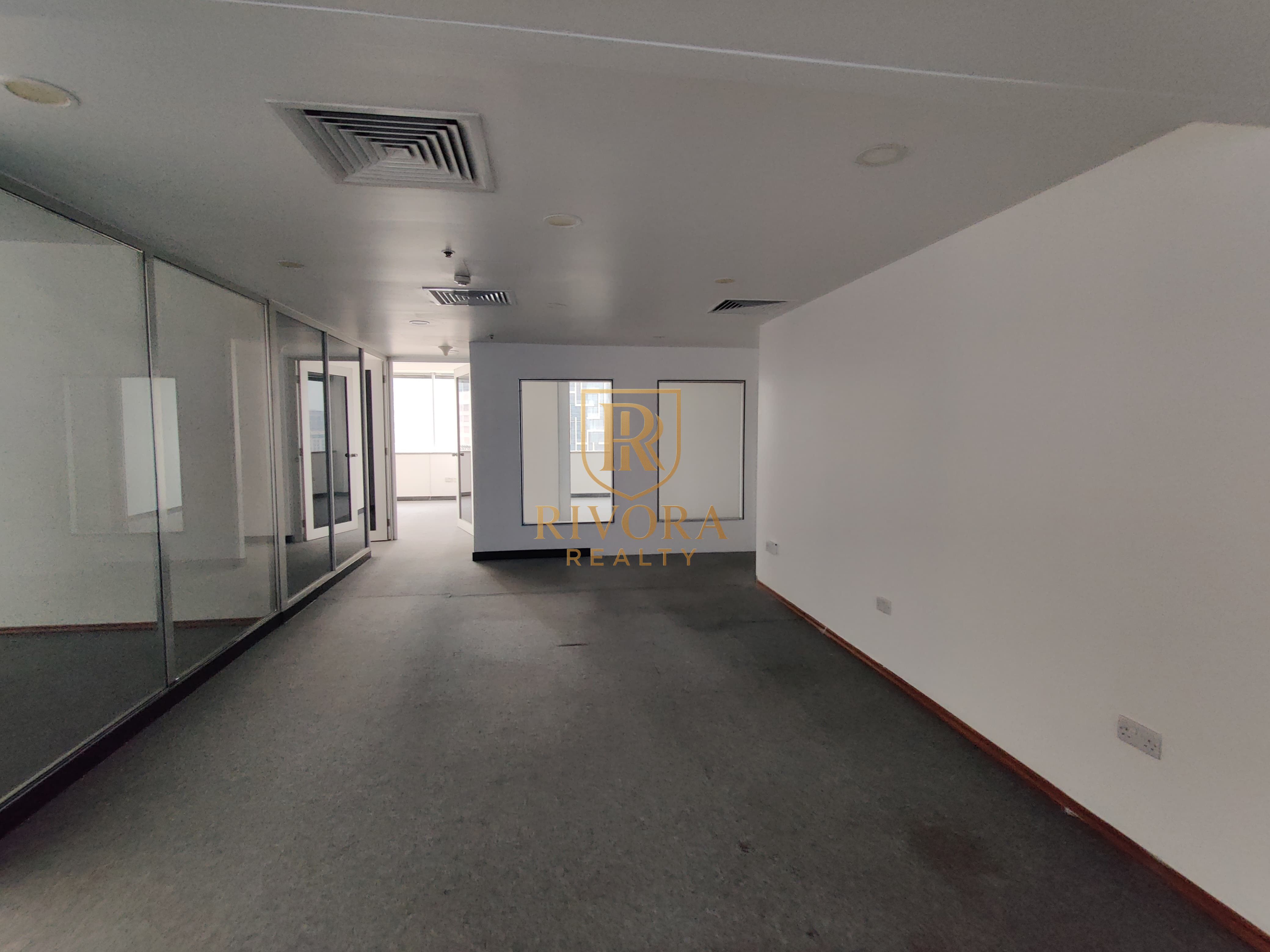 PARTITIONED OFFICE I SZR VIEW I SPACIOUS
