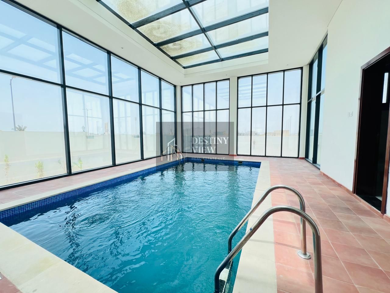 ELEGANT VILLA FOR SALE // SWIMMING POOL //