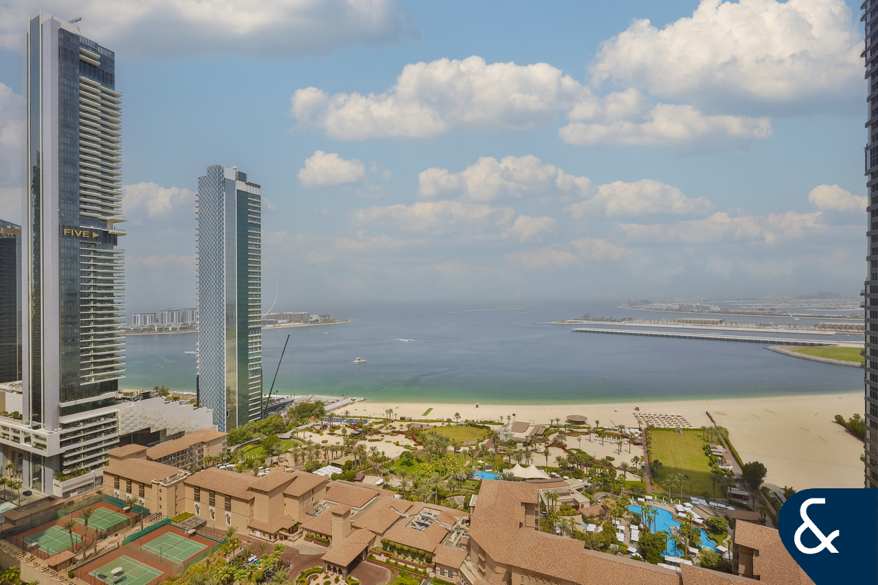 Full Sea Views | 2 Bed En-Suite | Vacant