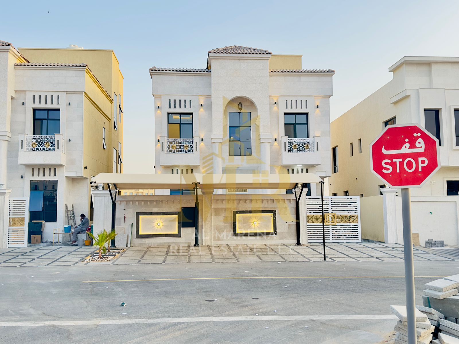 For Sale – Elegant Villa in Al Alia – Ajman | 2 Floors + Rooftop | 5 Master Bedrooms | Majlis & Living Room | Modern Kitchen | AED 1,850,000 (Negot