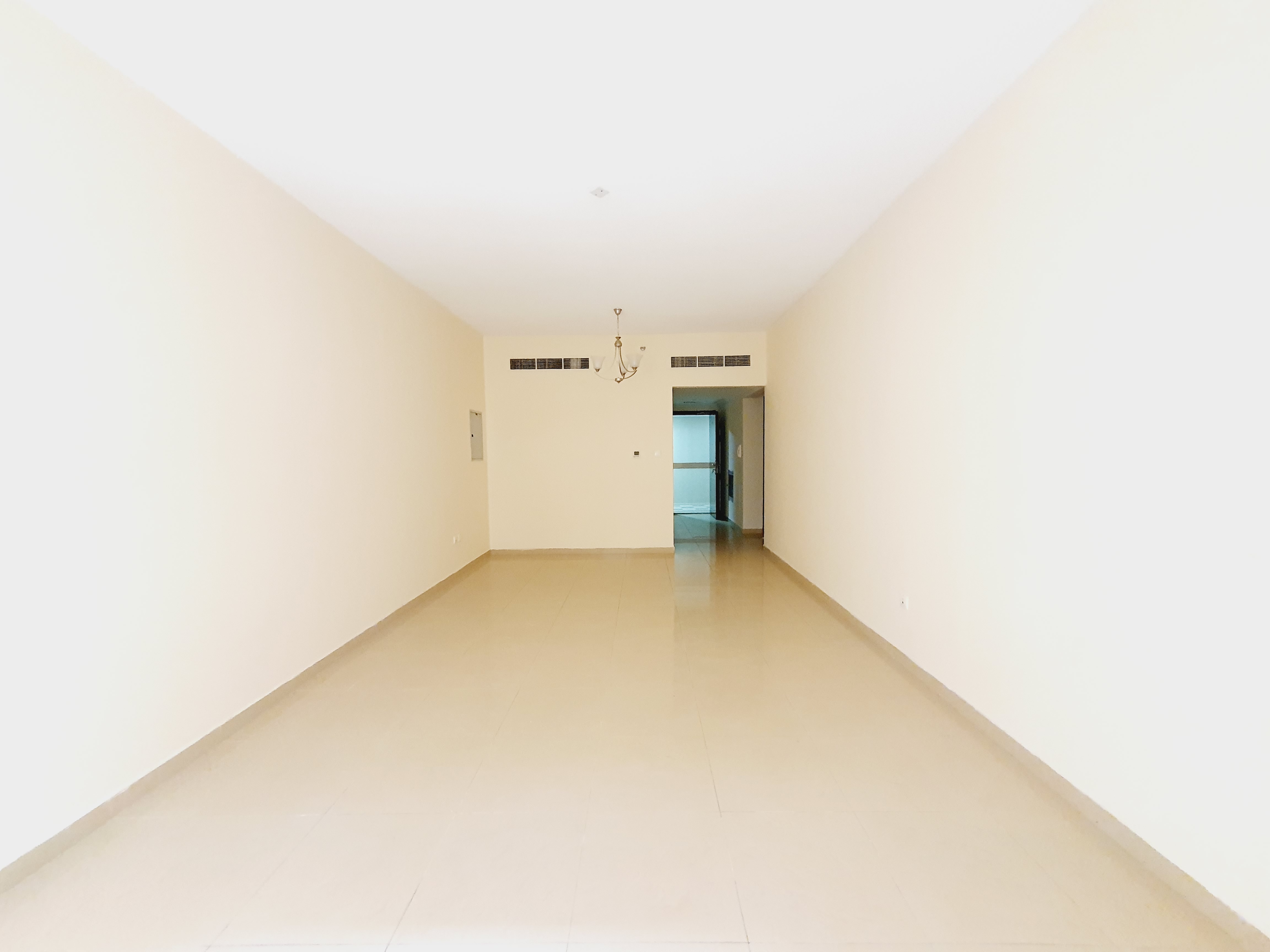 Lavish 2bhk very big apartment close to Muwaileh Park with 3 washroom in just 40k