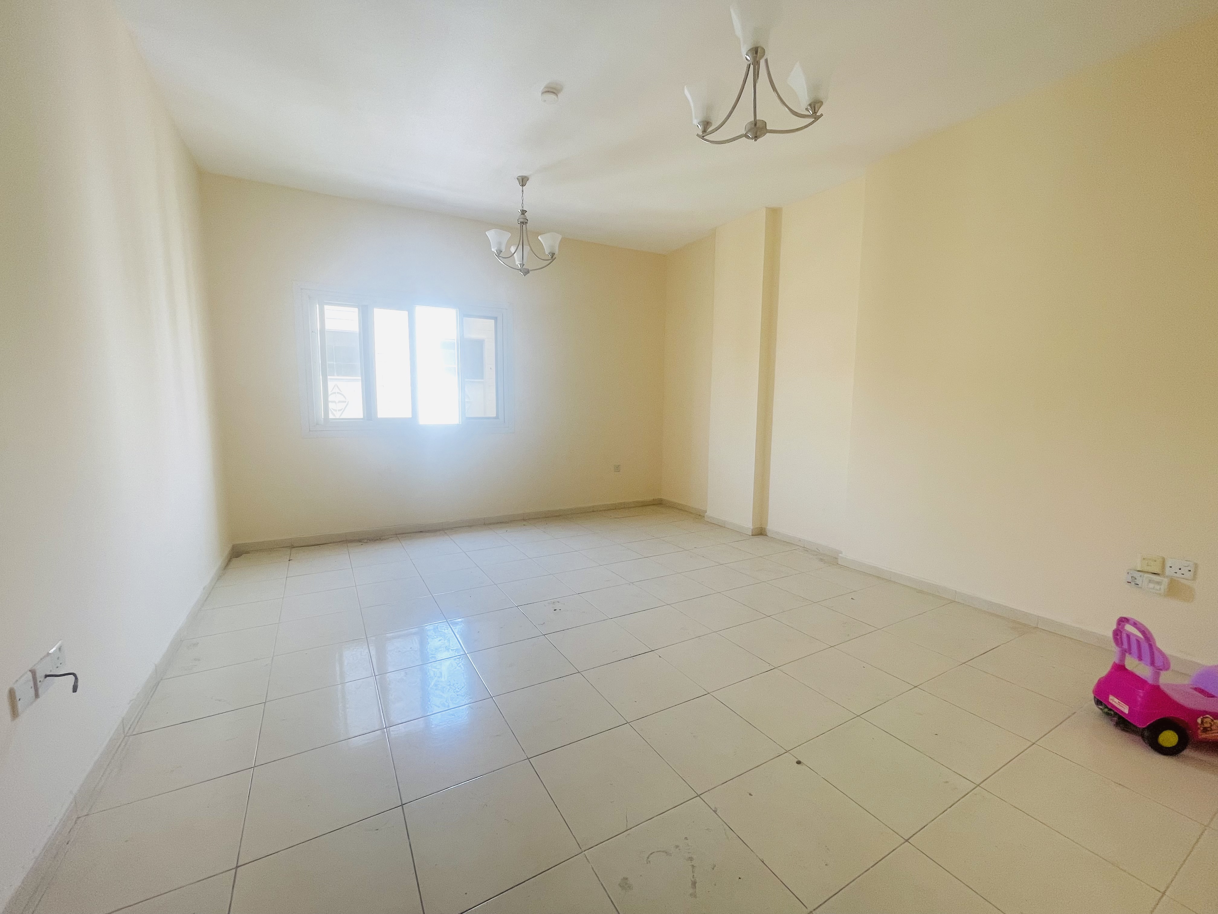 LEVISH 1bhk like brand new in close to muwaileh park in just 30k