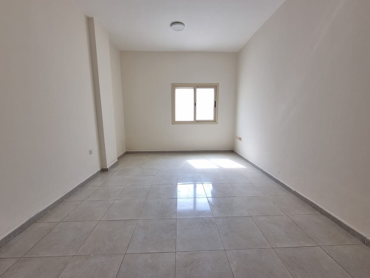 Golden Offer Luxury 1bhk [ Near Muwailah Bus Station ] Just 30k In Muwailah Sharjah