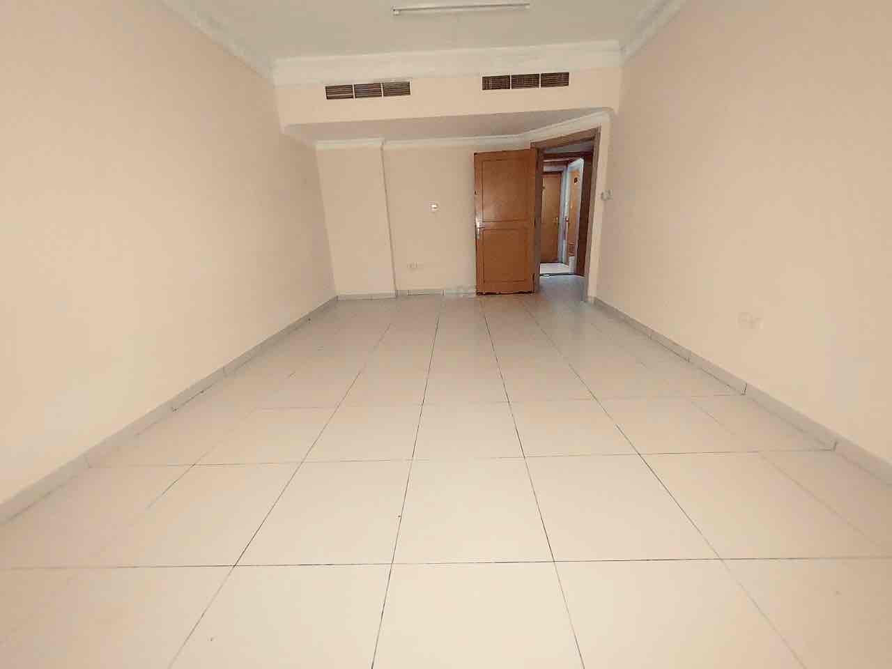 LEVISH 2BHK FOR STAFF 2WASHROOM CLOSE BUSSTATION